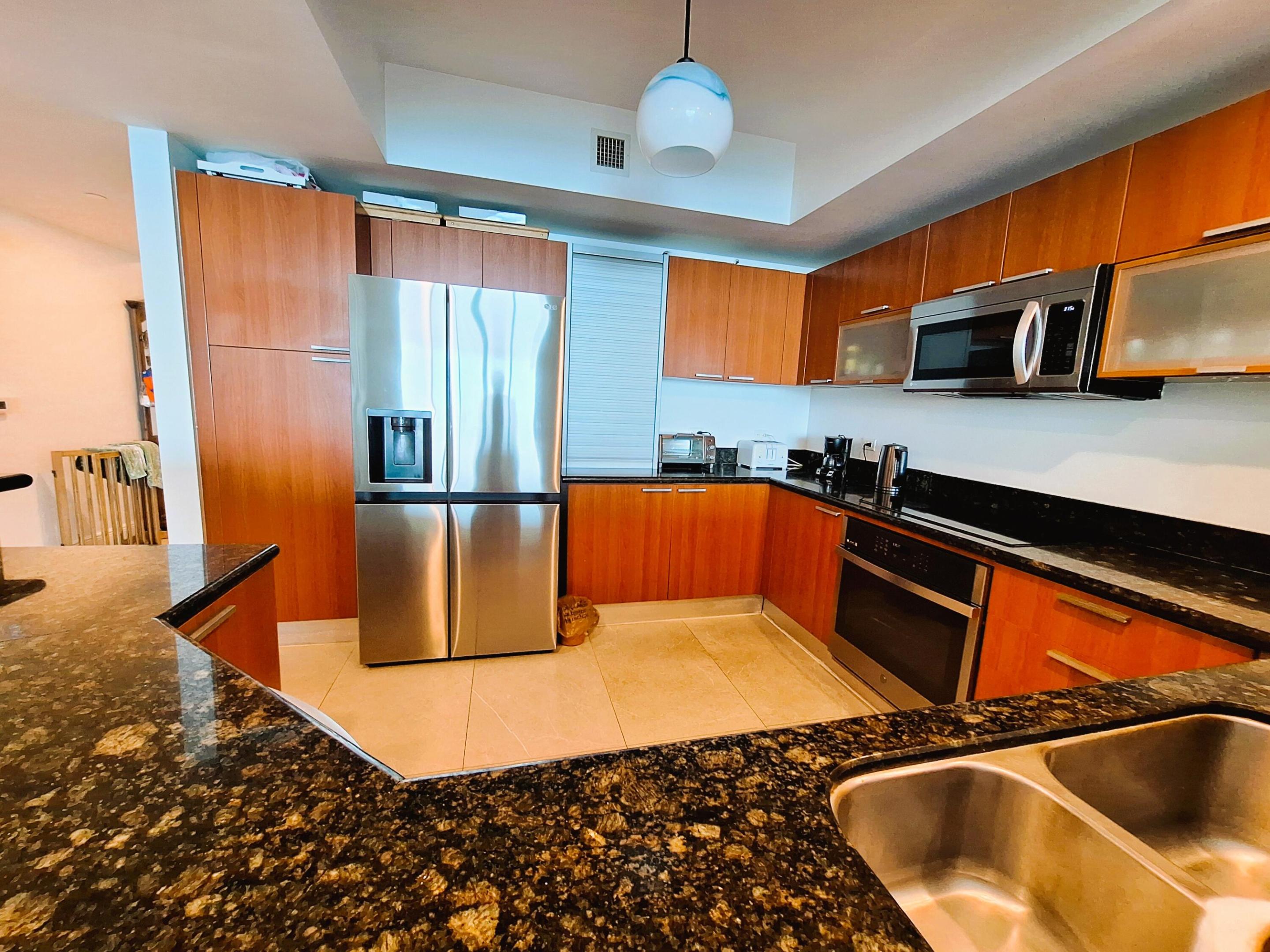 2650 Lake Shore Drive 1705 Property Photo 5