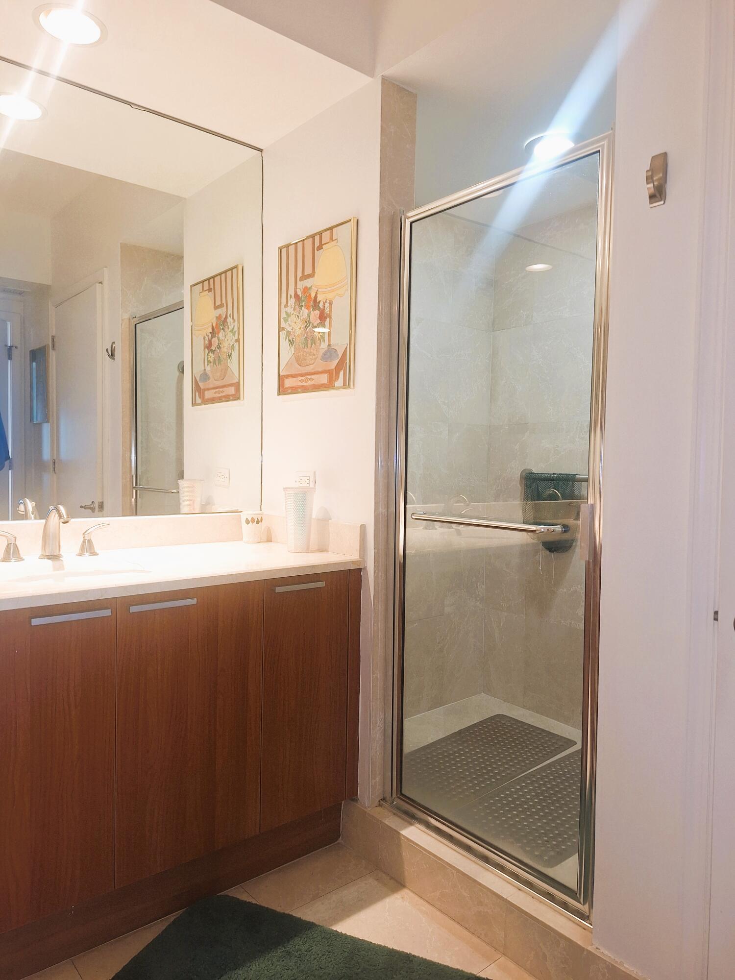 2650 Lake Shore Drive 1705 Property Photo 16