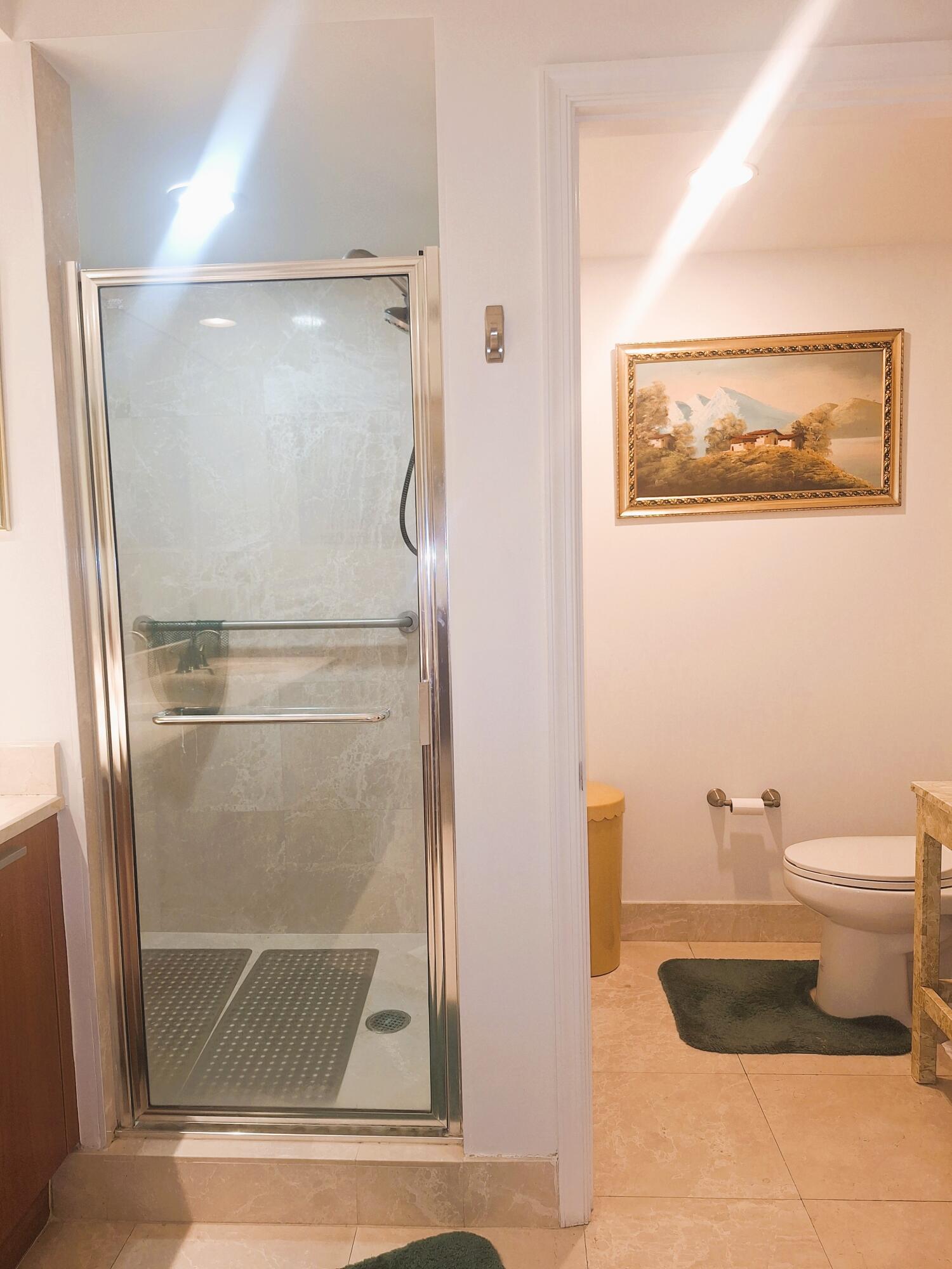 2650 Lake Shore Drive 1705 Property Photo 18