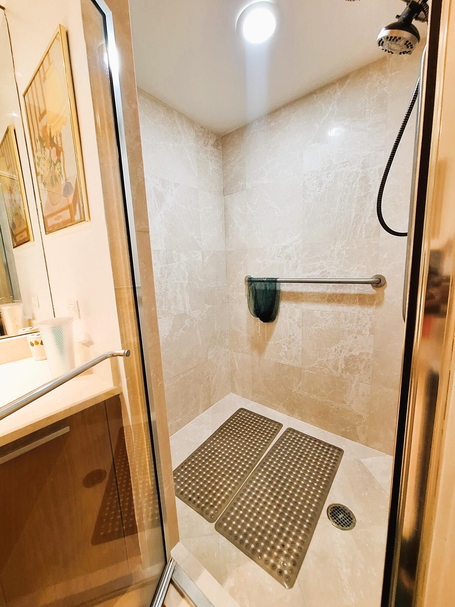 2650 Lake Shore Drive 1705 Property Photo 20