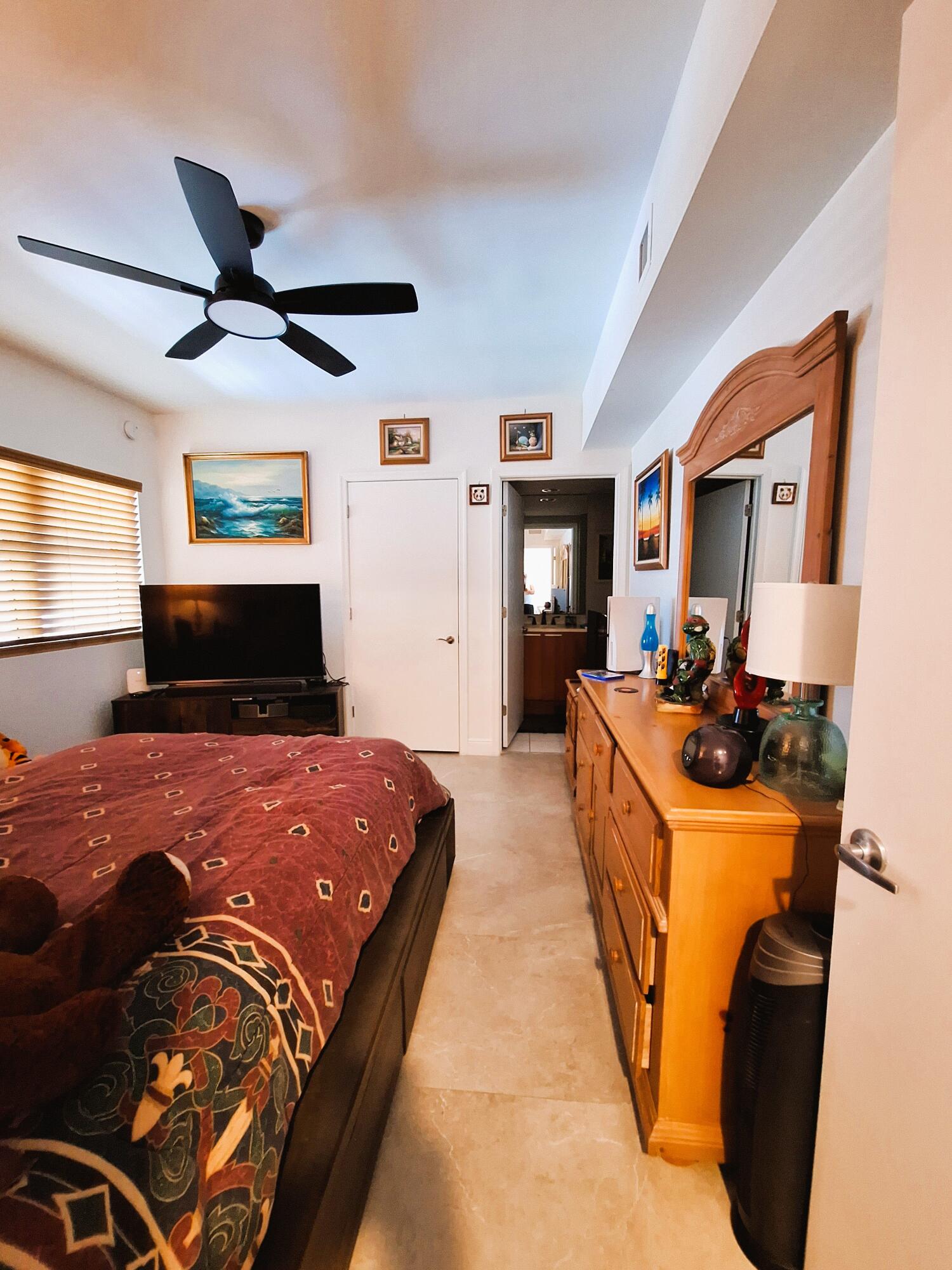 2650 Lake Shore Drive 1705 Property Photo 22