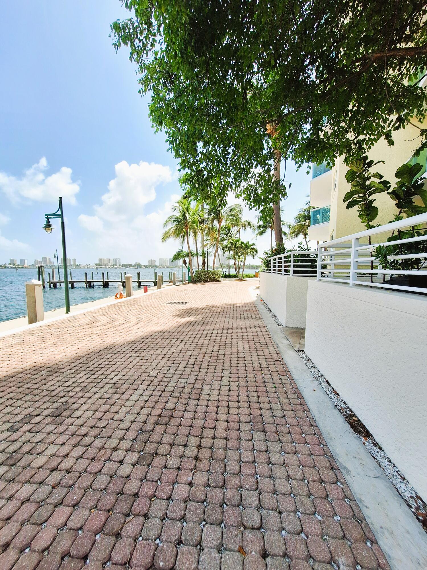 2650 Lake Shore Drive 1705 Property Photo 33