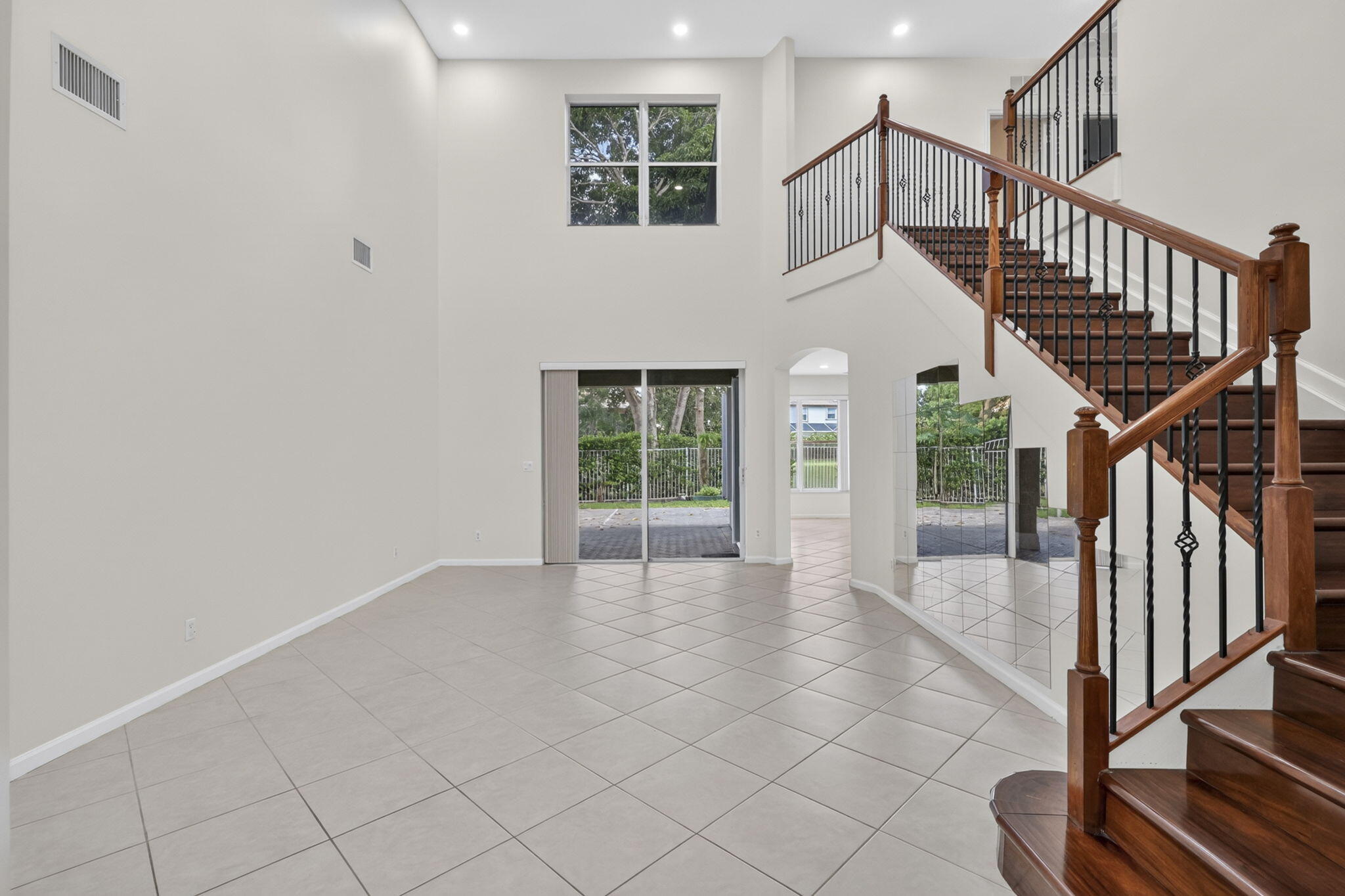 9479 Sedgewood Drive Property Photo 10
