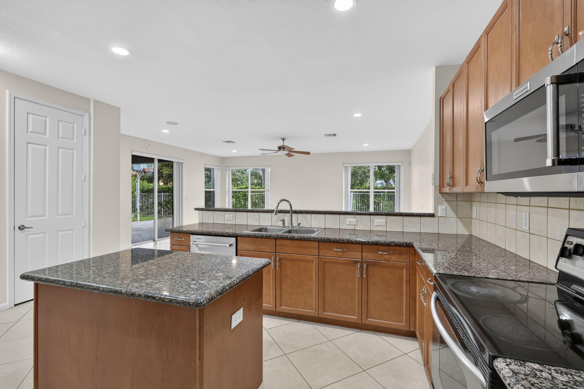 9479 Sedgewood Drive Property Photo 23