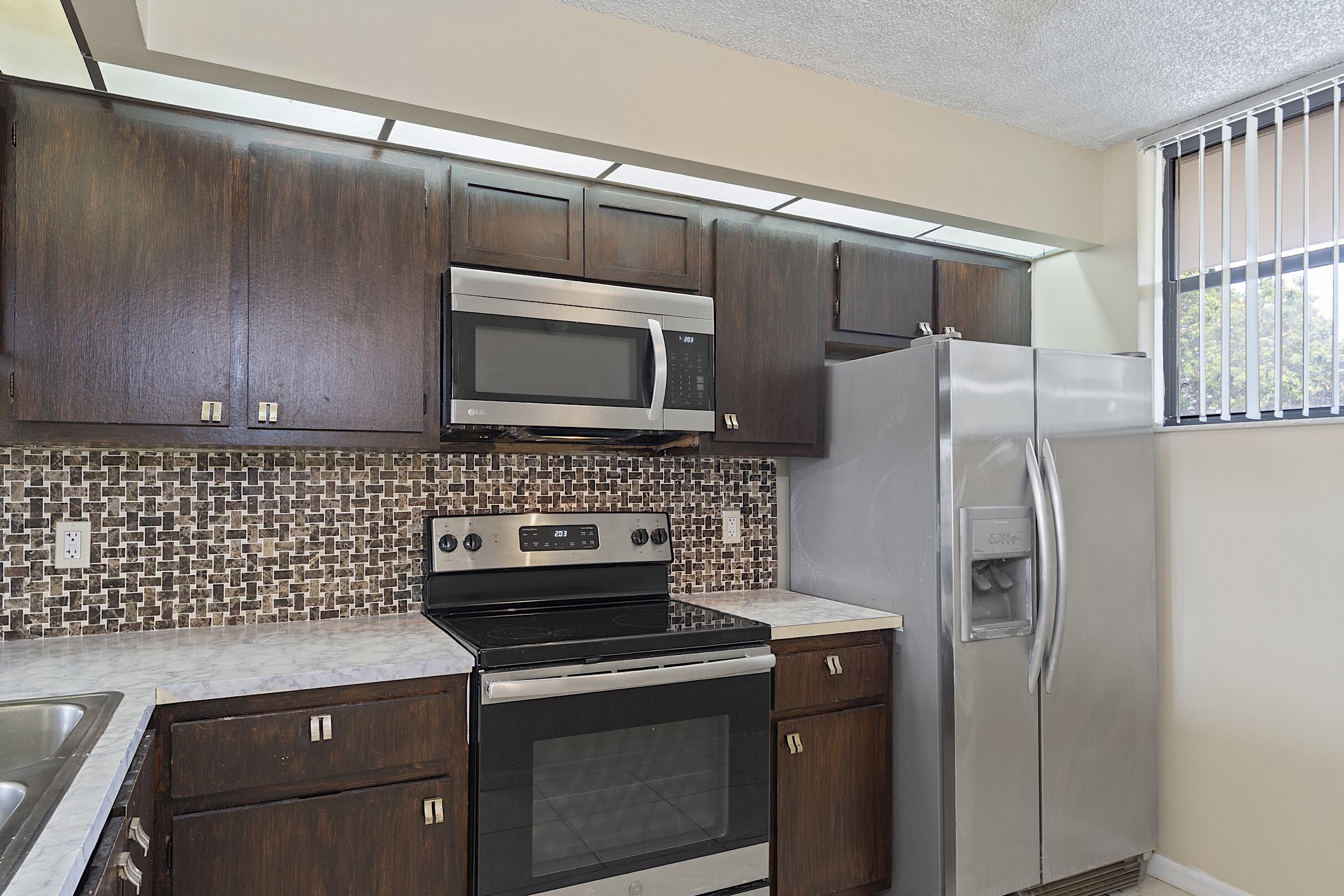 112 Lake Emerald Drive 209 Property Photo 4