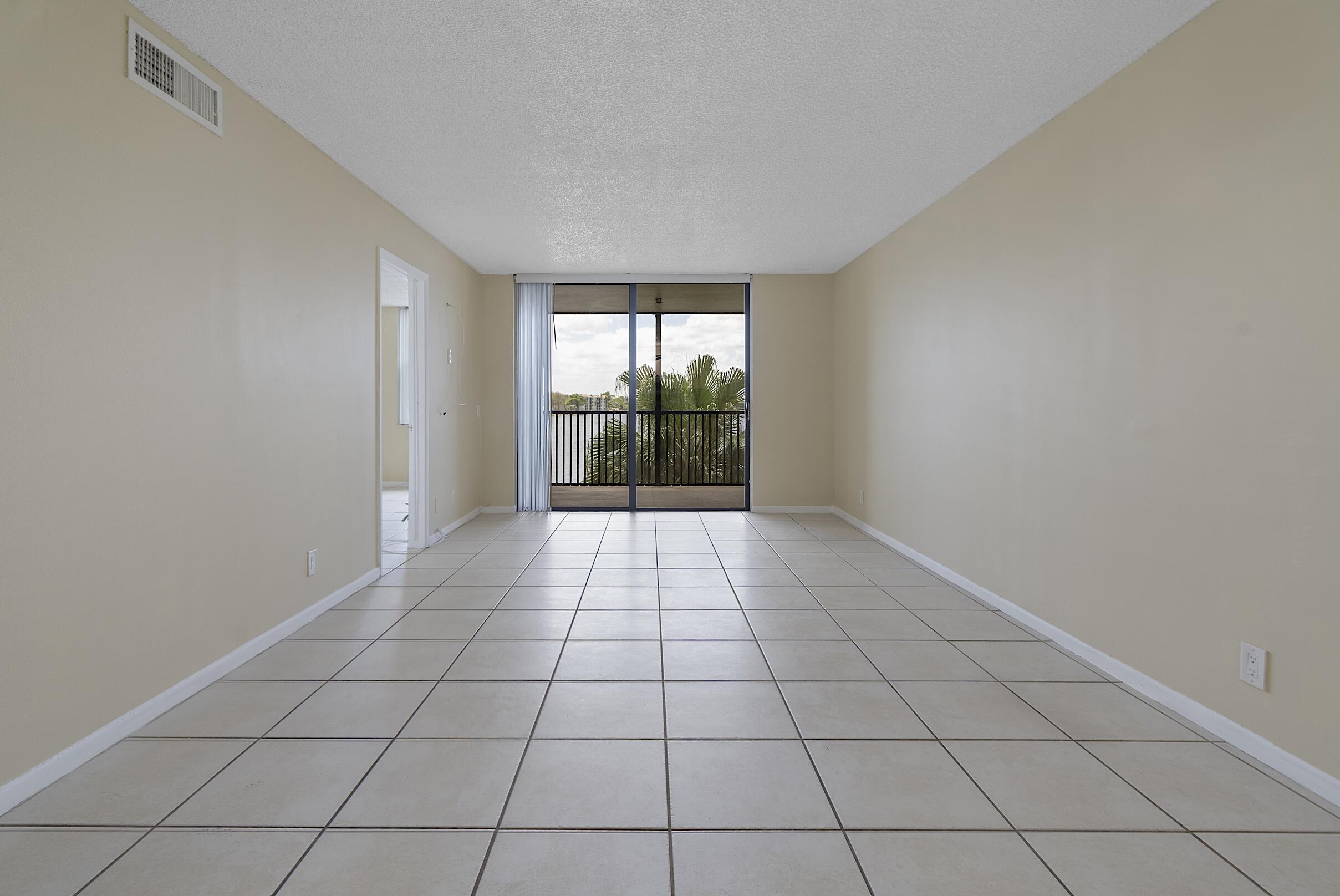 112 Lake Emerald Drive 209 Property Photo 6