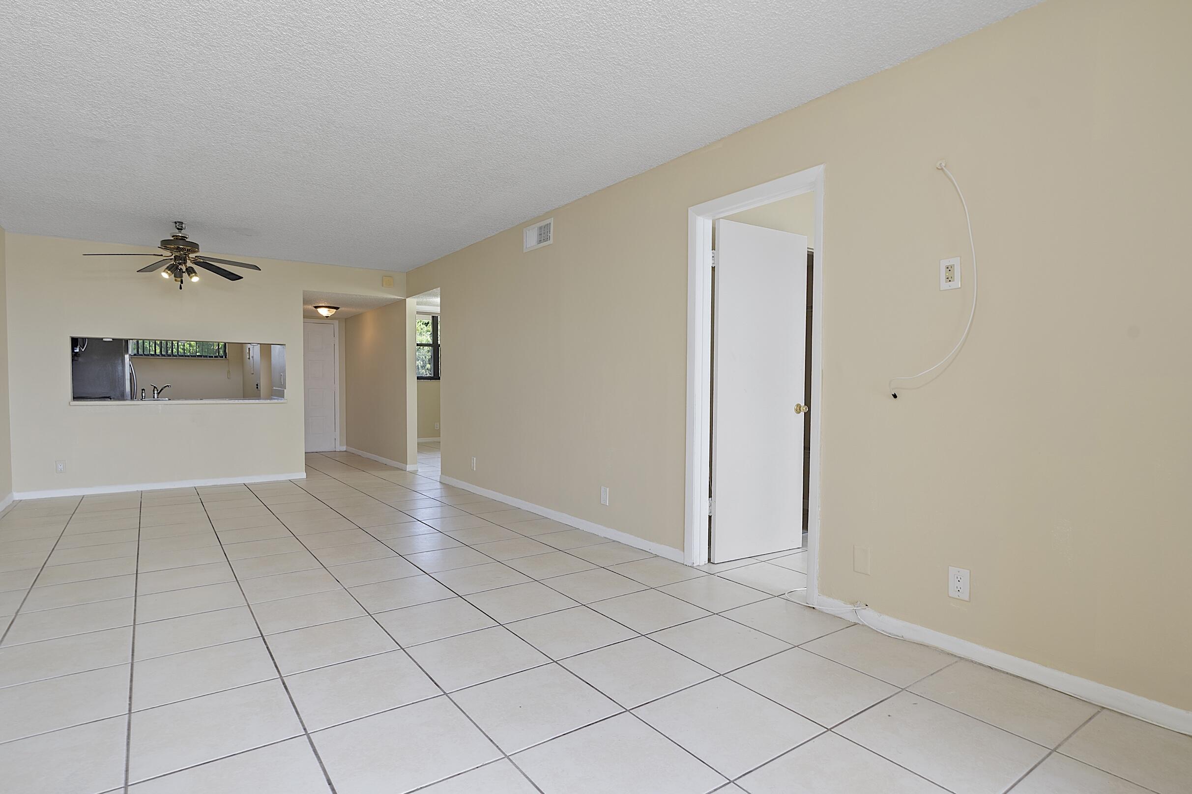 112 Lake Emerald Drive 209 Property Photo 10