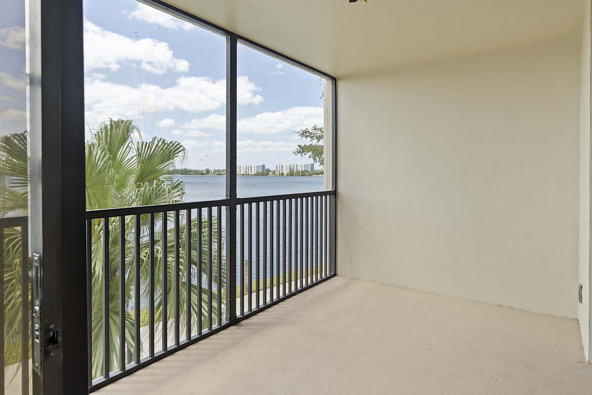 112 Lake Emerald Drive 209 Property Photo 14