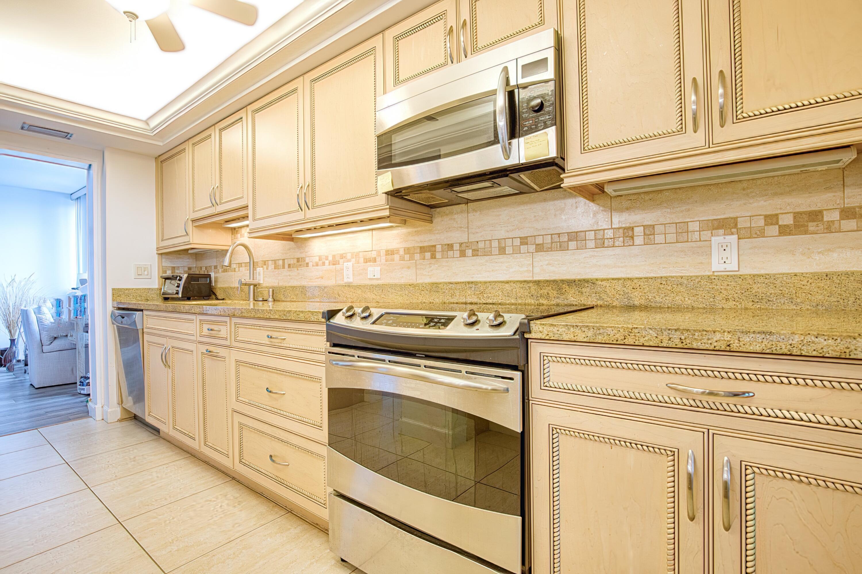 1401 S Ocean Boulevard 702 Property Photo 13