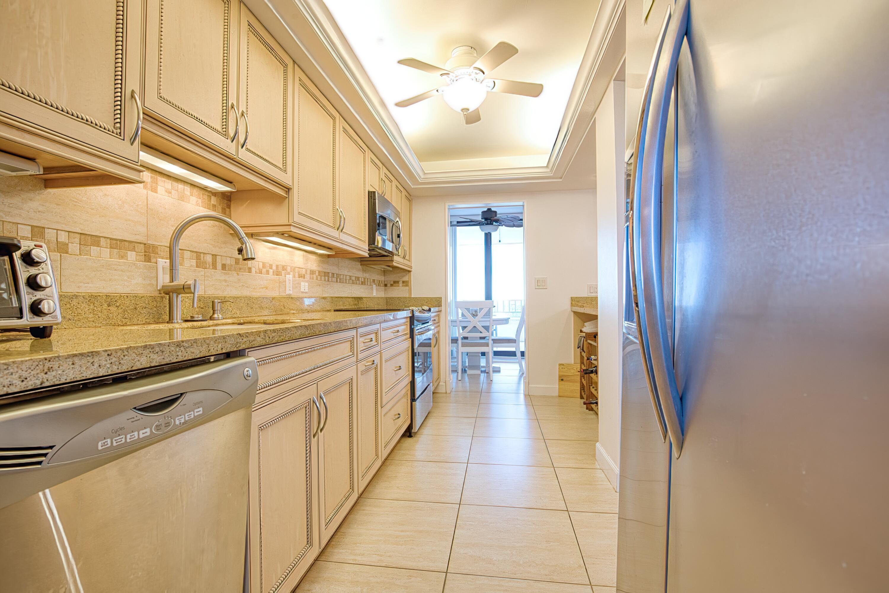 1401 S Ocean Boulevard 702 Property Photo 14