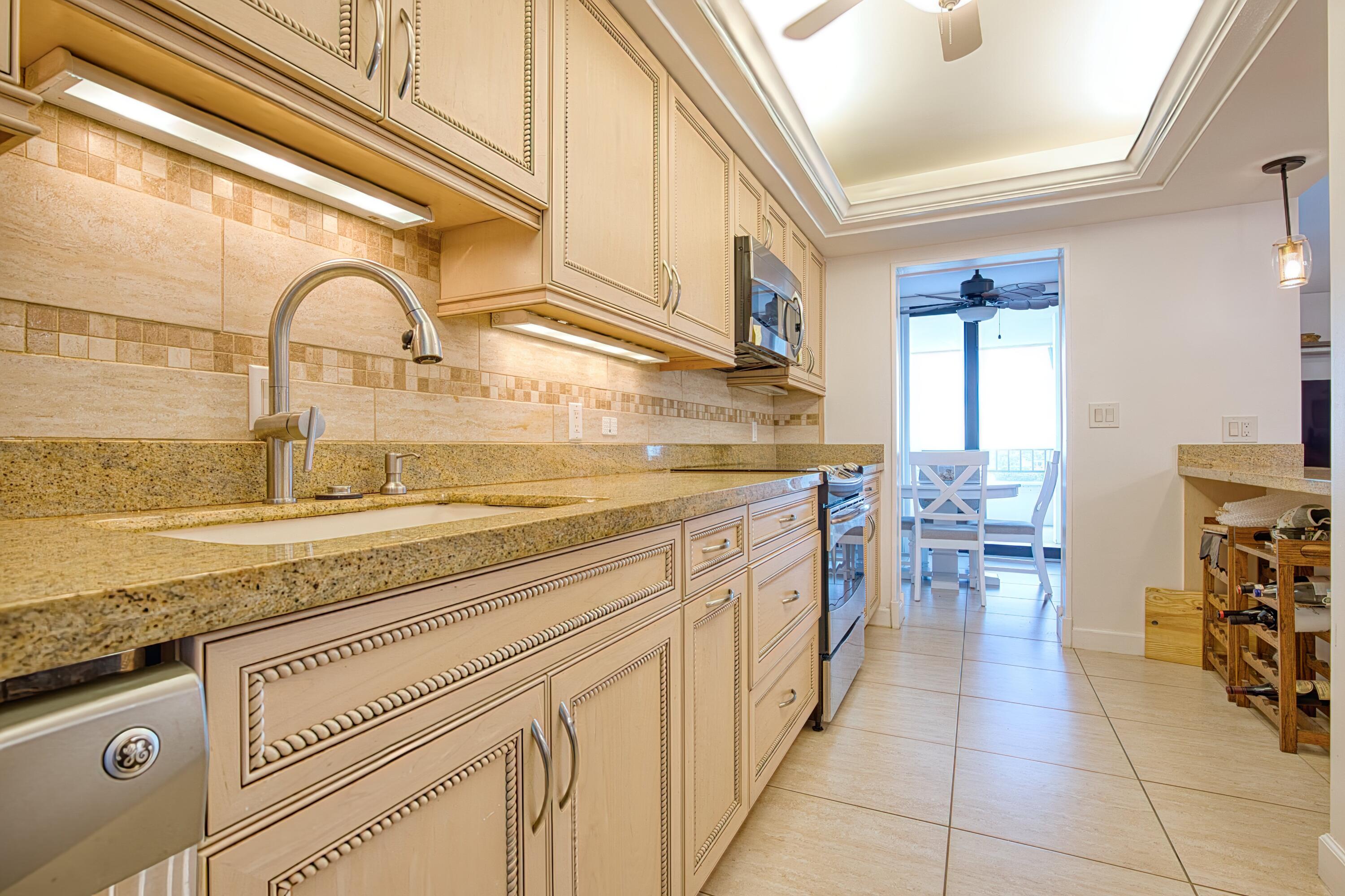 1401 S Ocean Boulevard 702 Property Photo 15