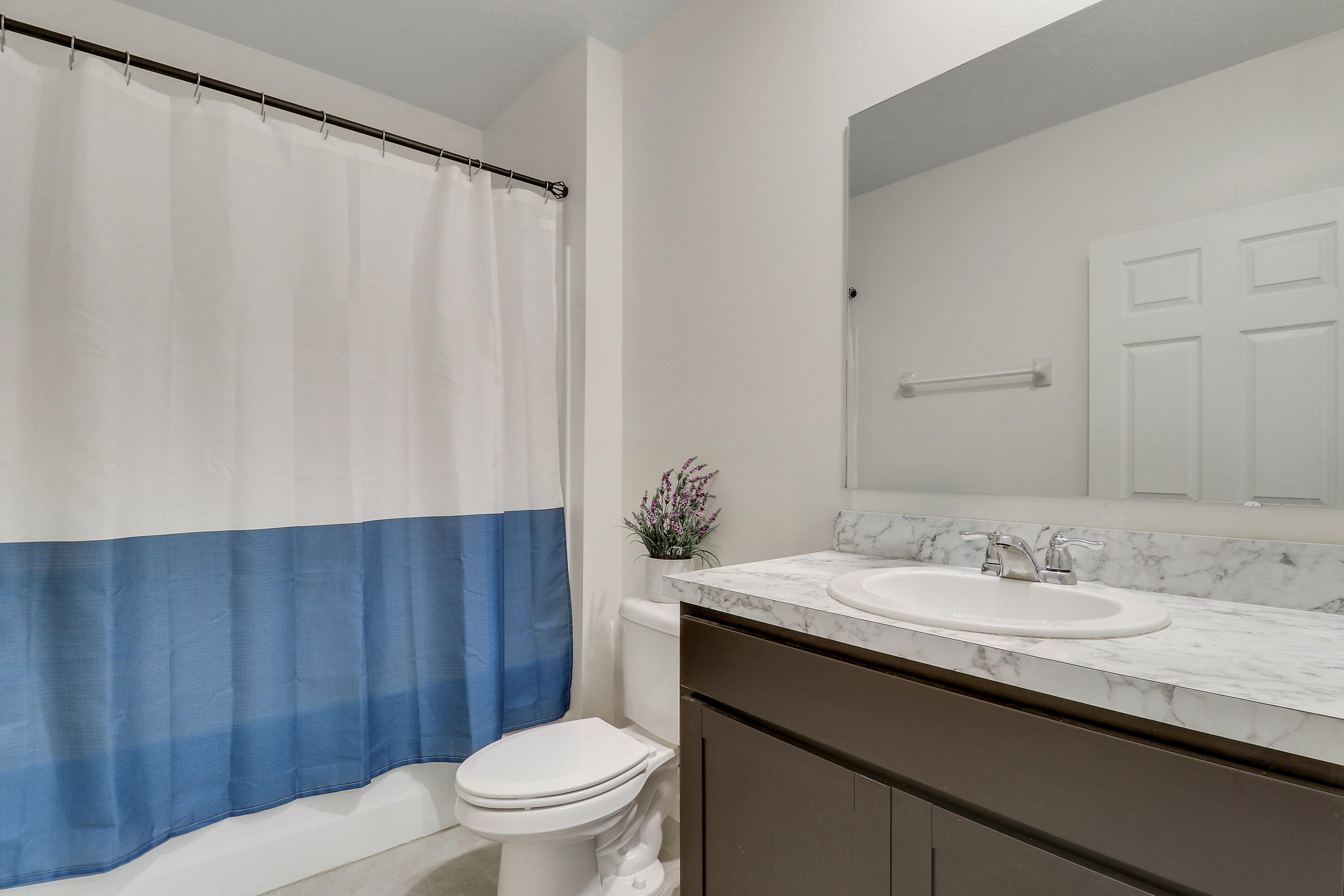 643 Nw Riverside Drive Property Photo 8