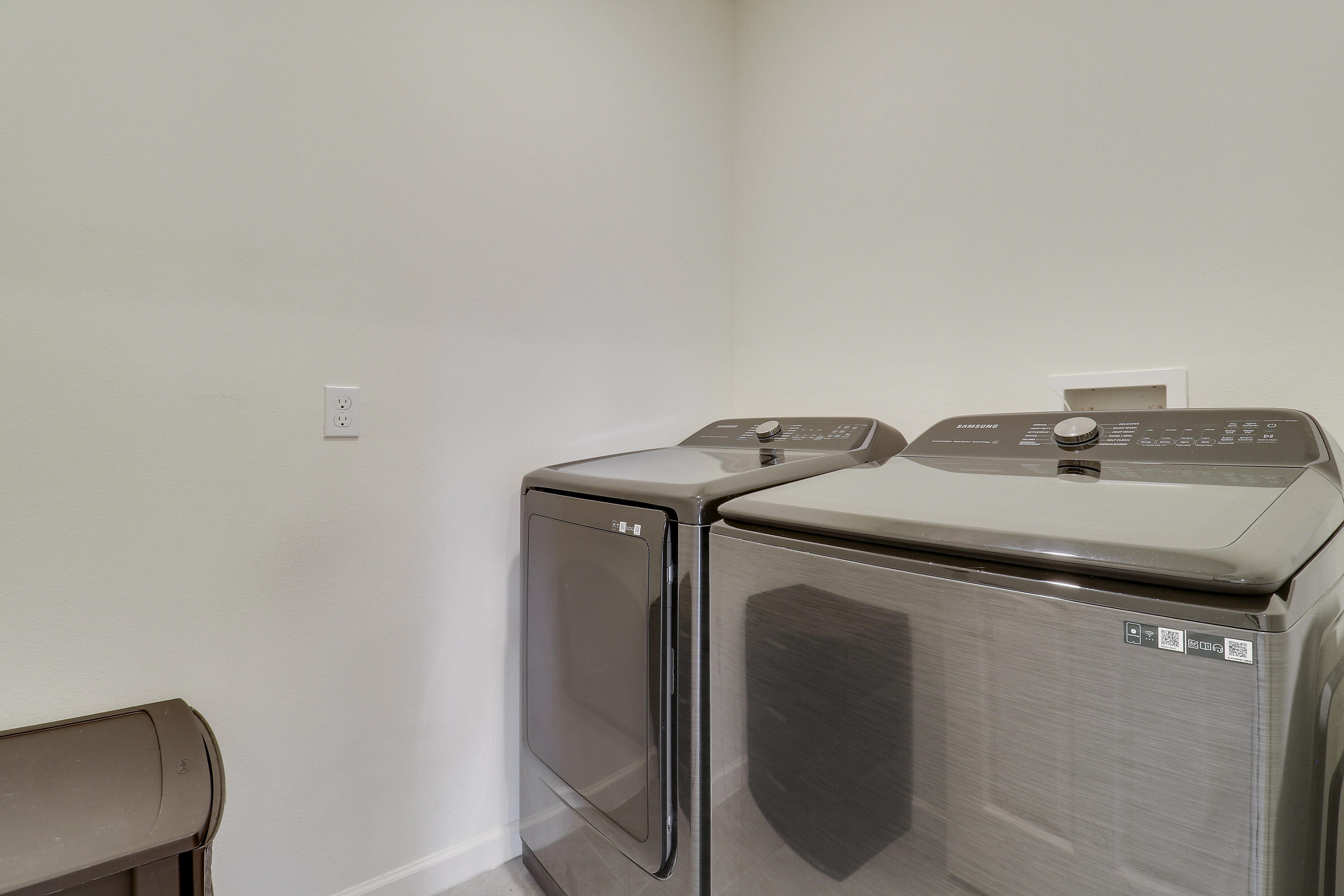 643 Nw Riverside Drive Property Photo 10
