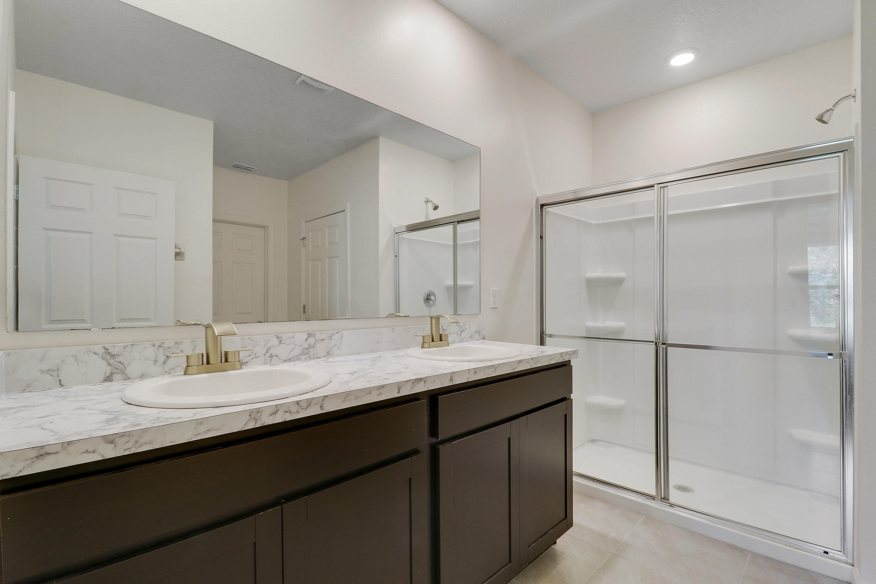643 Nw Riverside Drive Property Photo 12