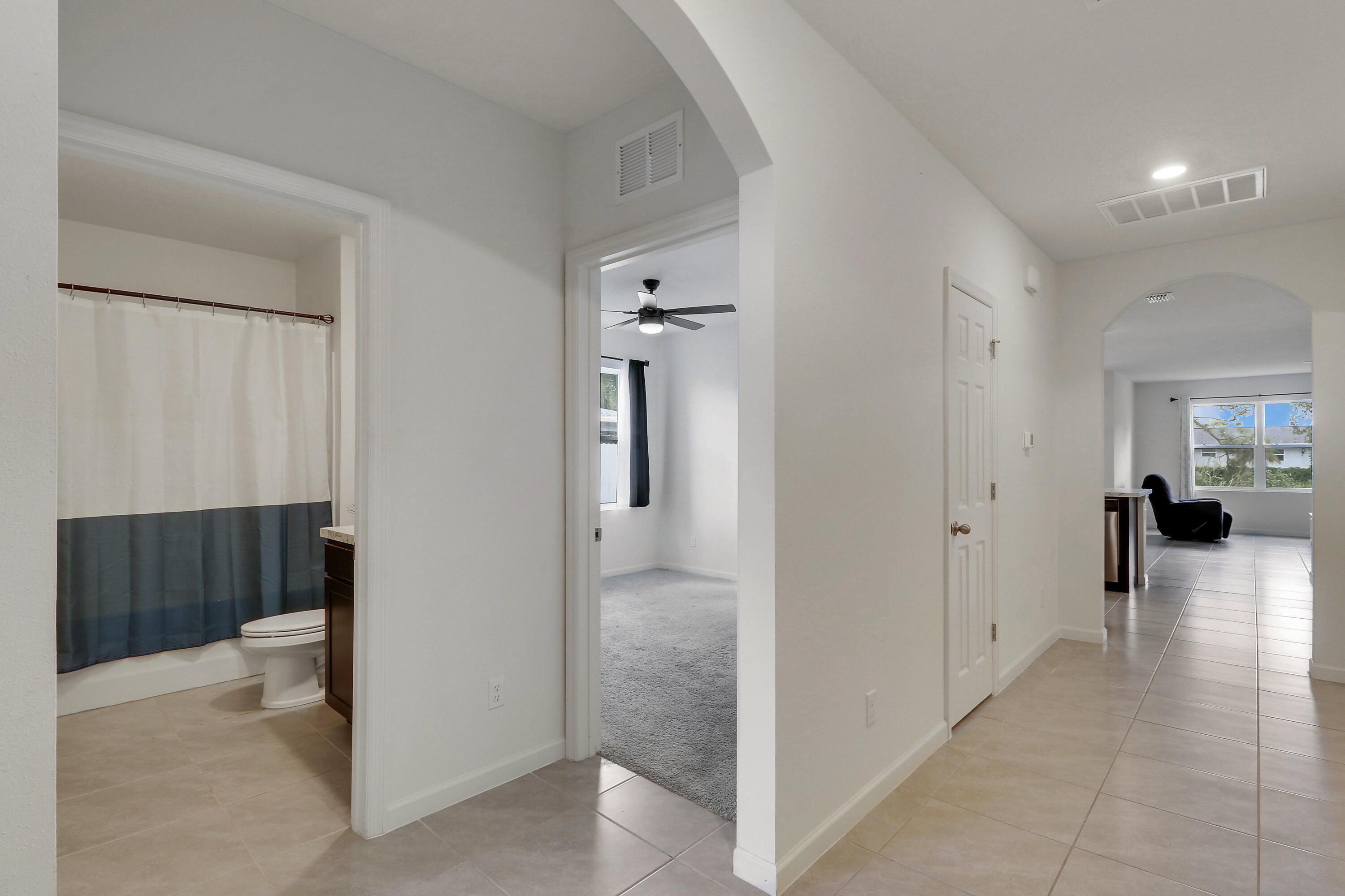 643 Nw Riverside Drive Property Photo 14