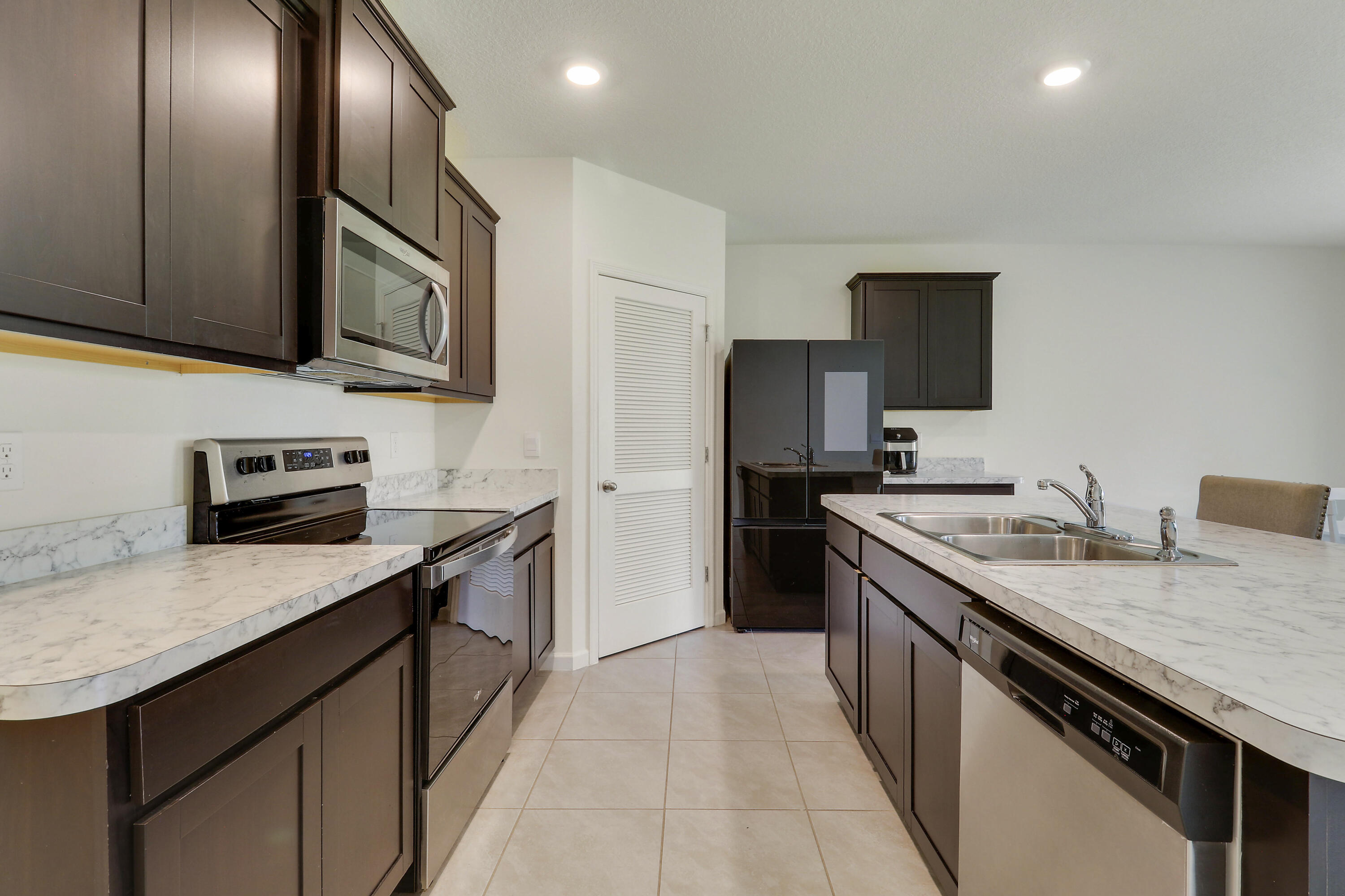 643 Nw Riverside Drive Property Photo 20