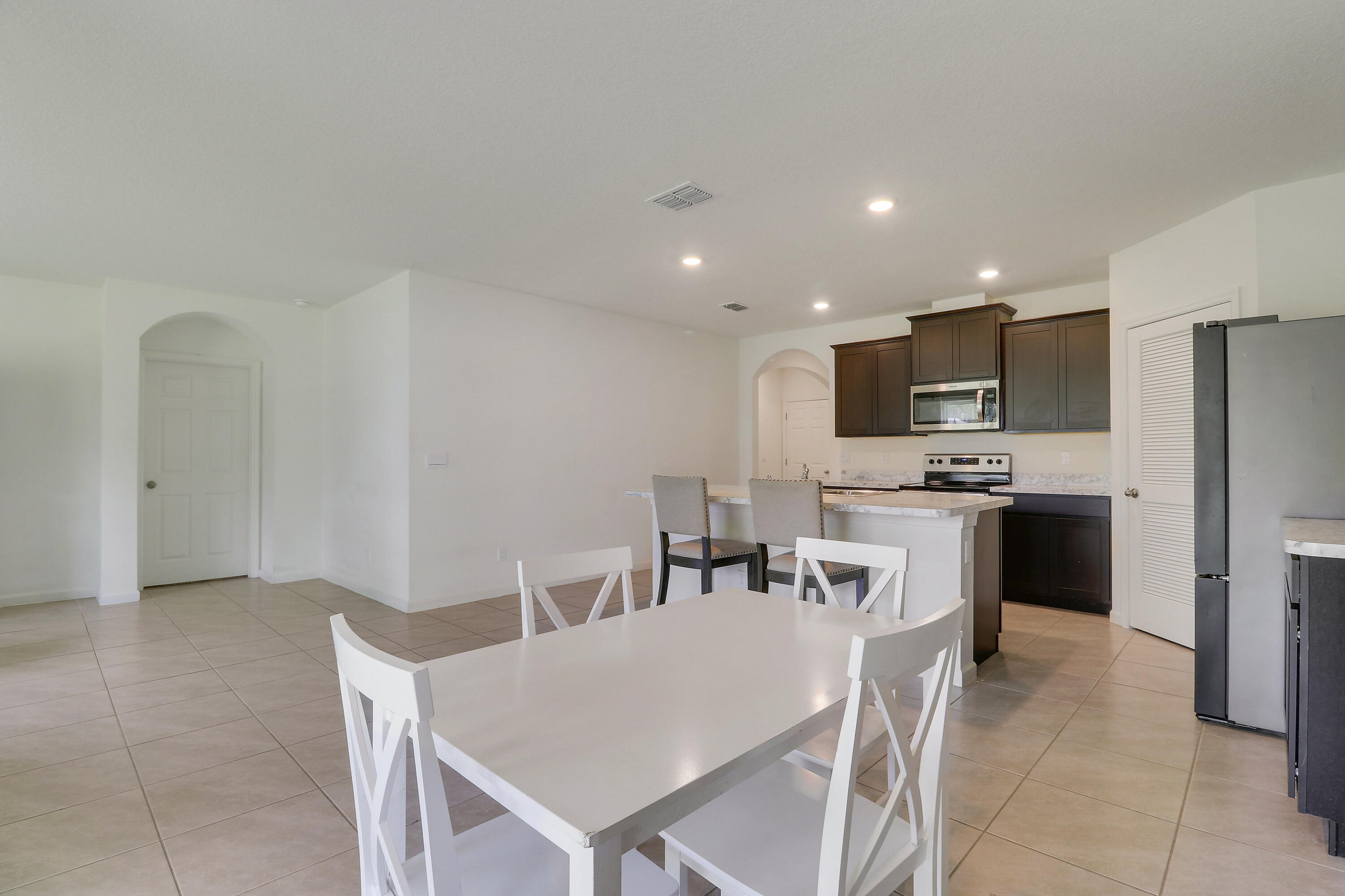 643 Nw Riverside Drive Property Photo 24
