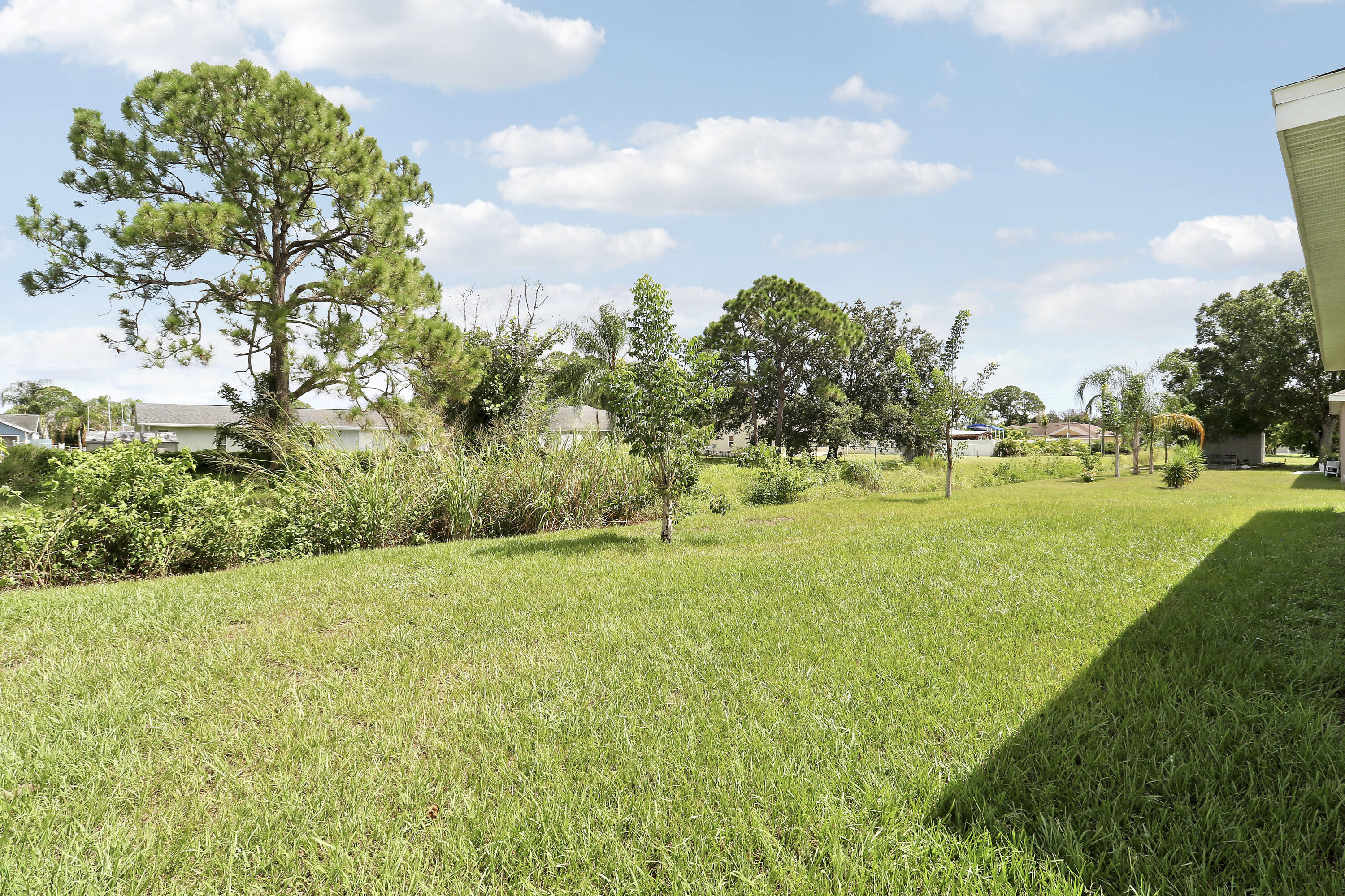 643 Nw Riverside Drive Property Photo 31