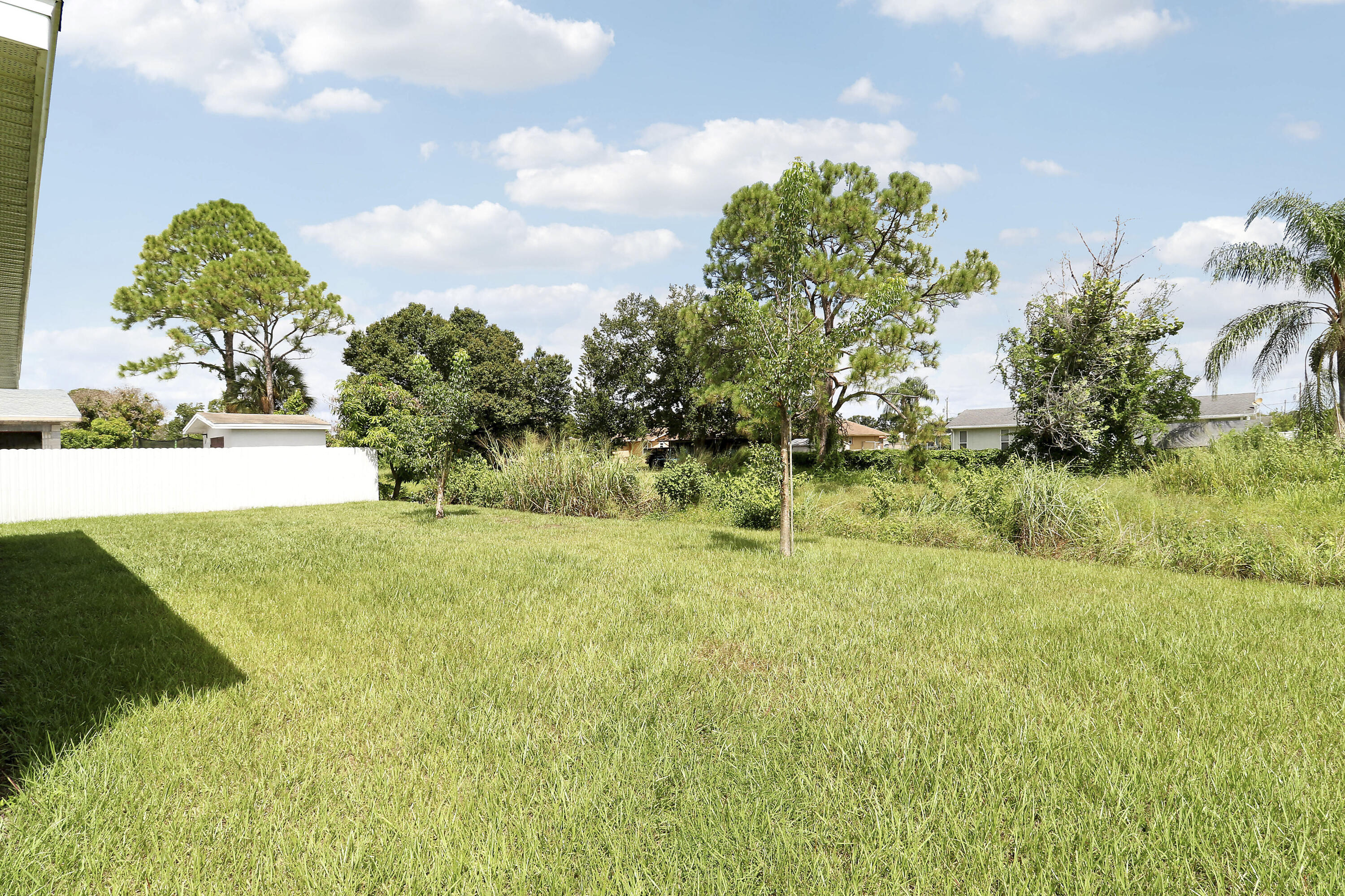643 Nw Riverside Drive Property Photo 33