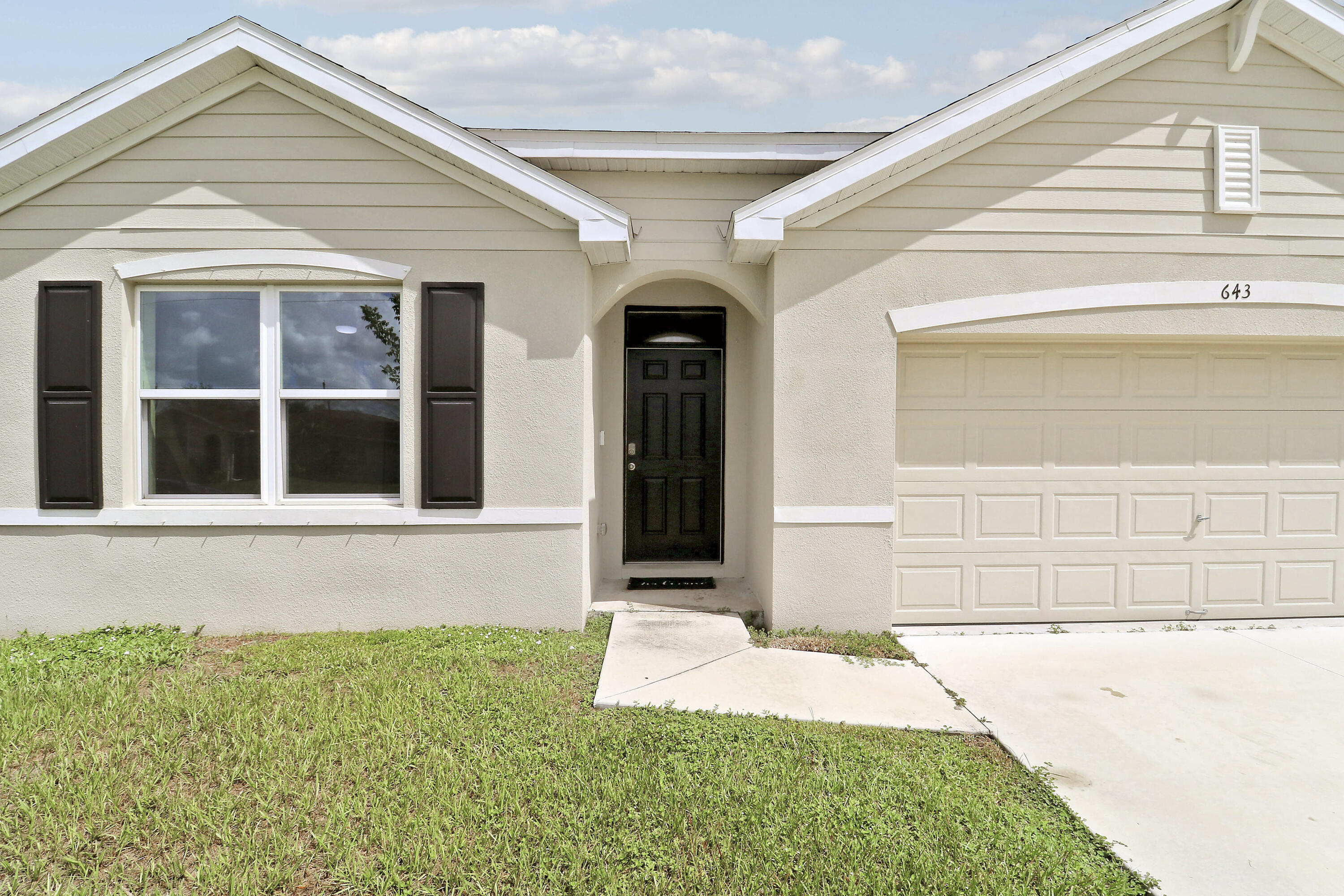 643 Nw Riverside Drive Property Photo 34
