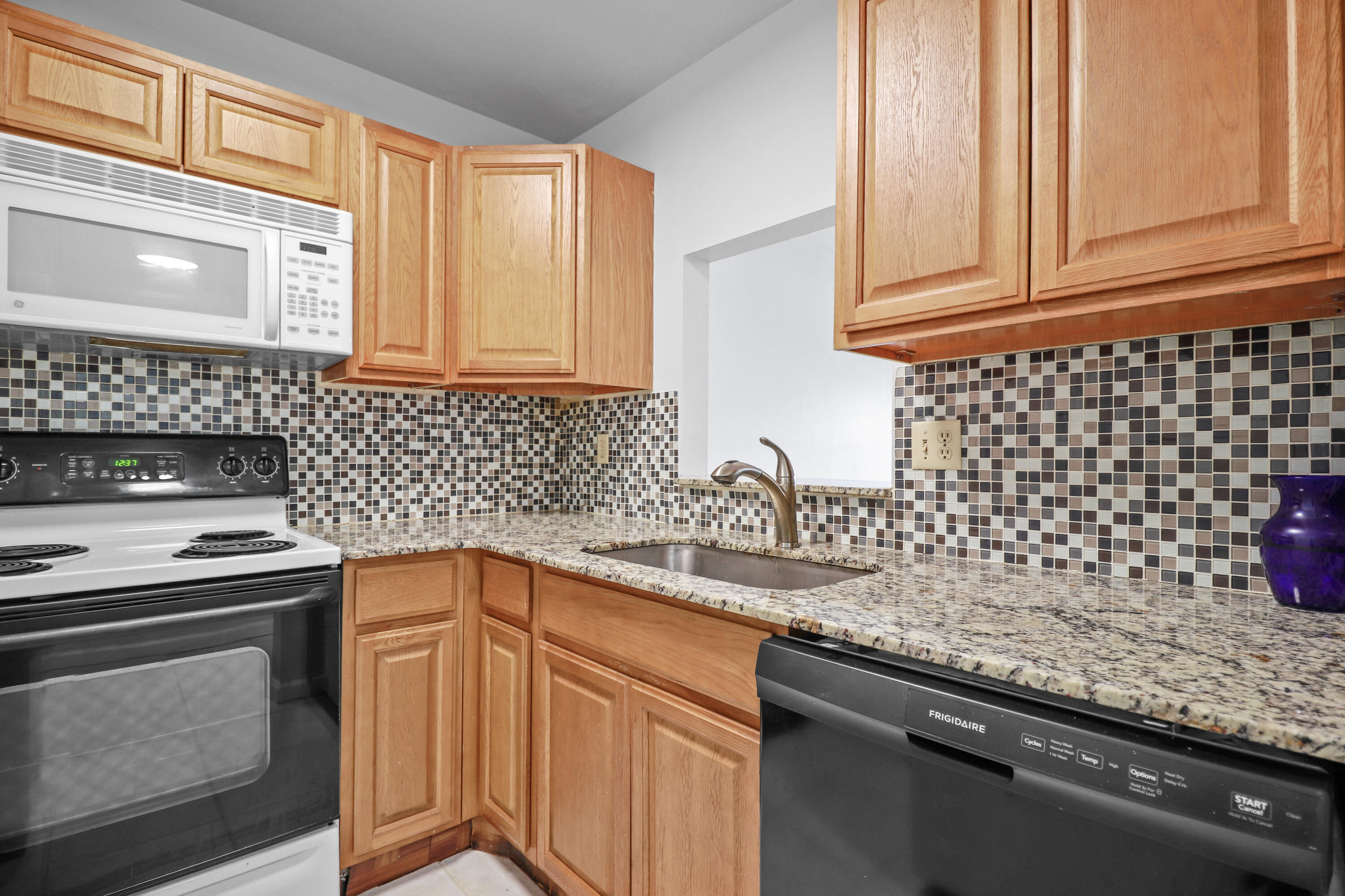 950 S Kanner Highway D5 Property Photo 3