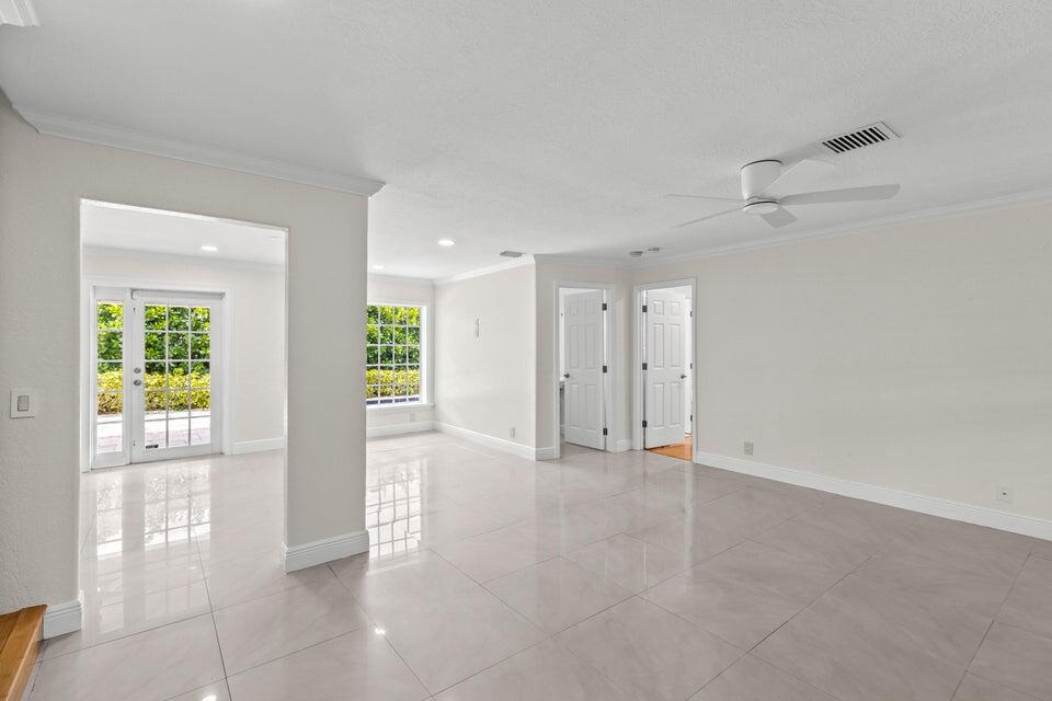 4610 Pine Tree Drive Property Photo 3
