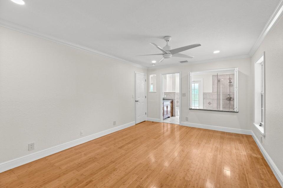 4610 Pine Tree Drive Property Photo 8