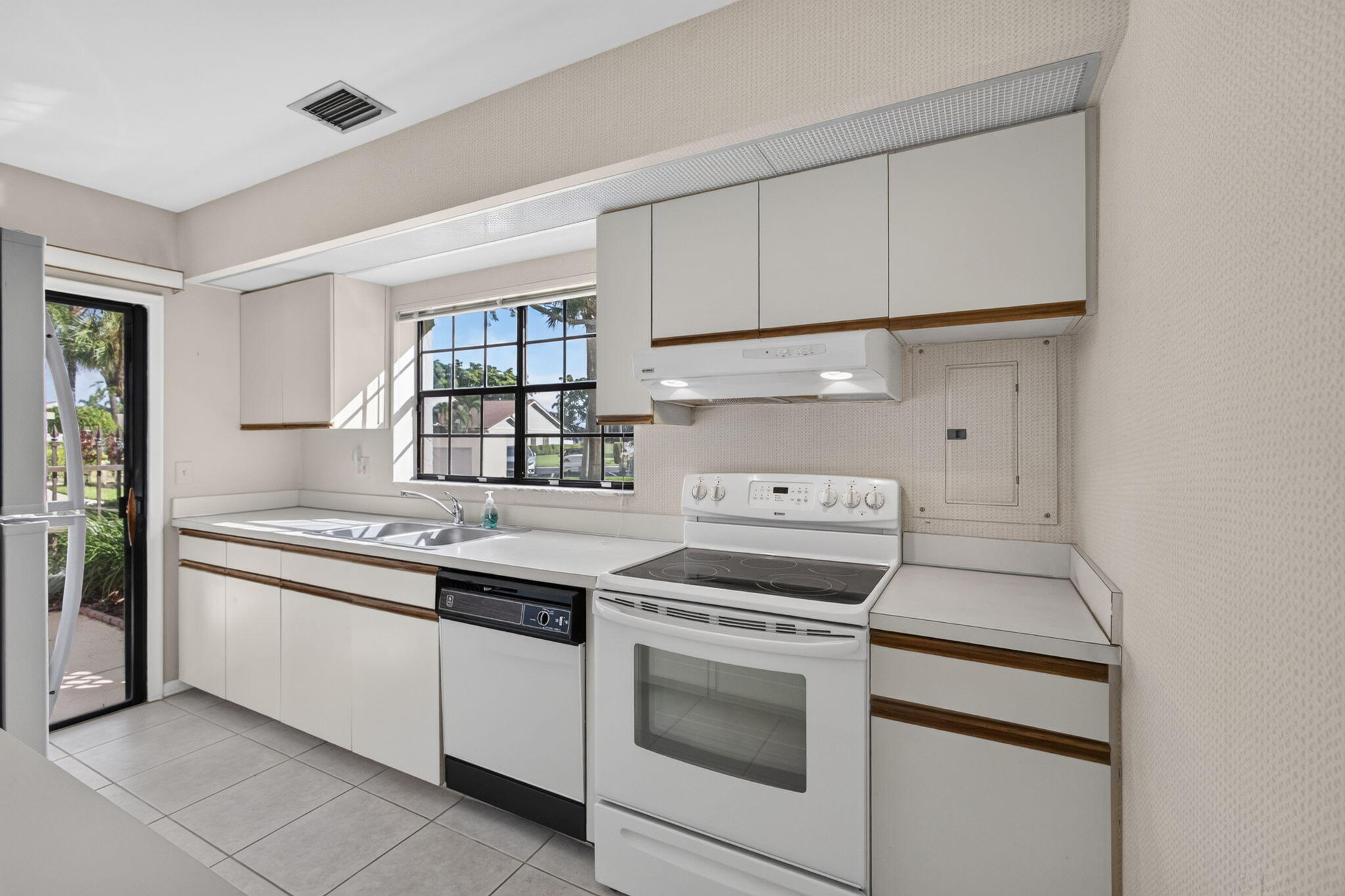 350 Prestwick Circle 2 Property Photo 23