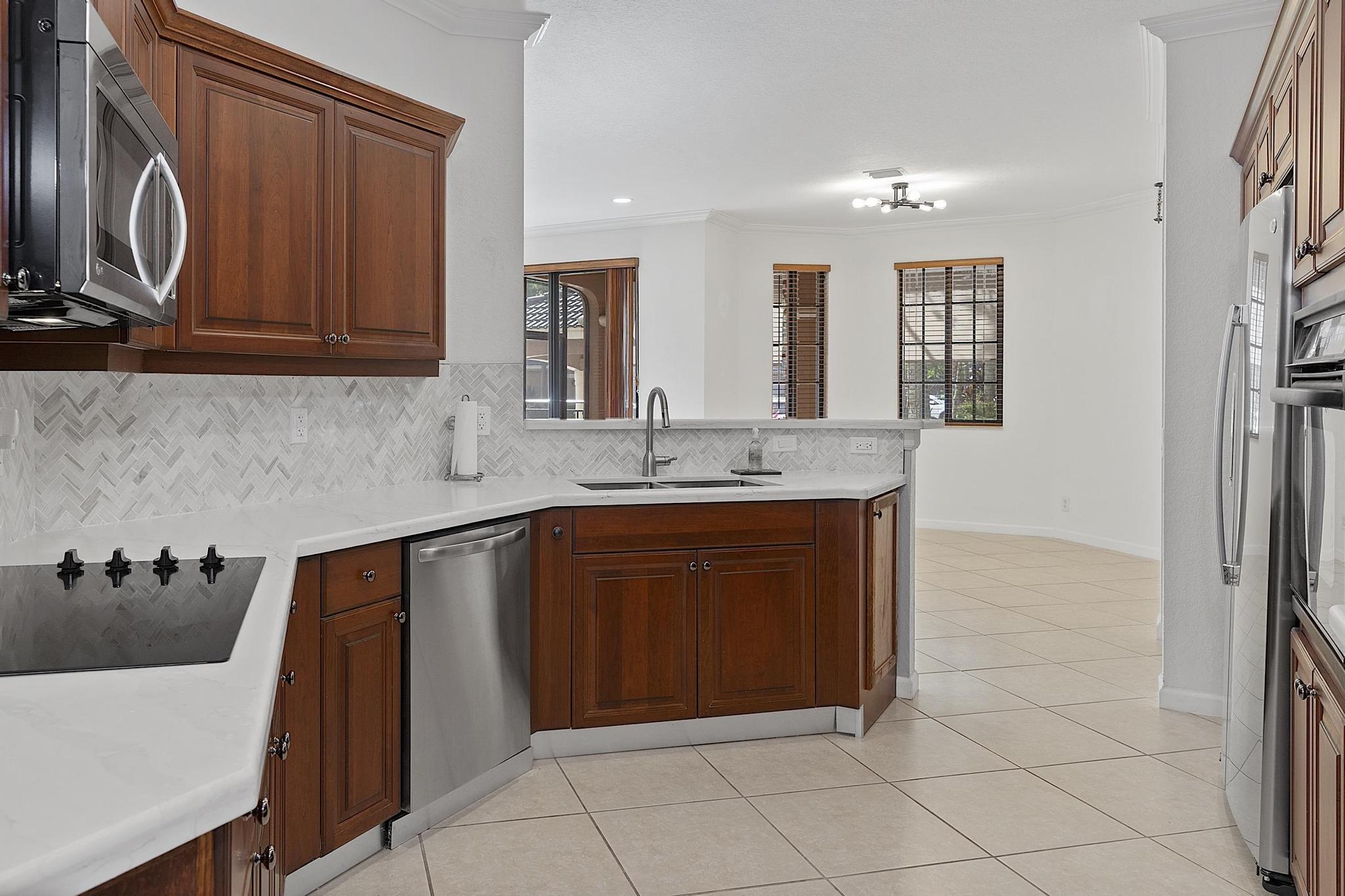 2742 Kinsington Circle Property Photo 14