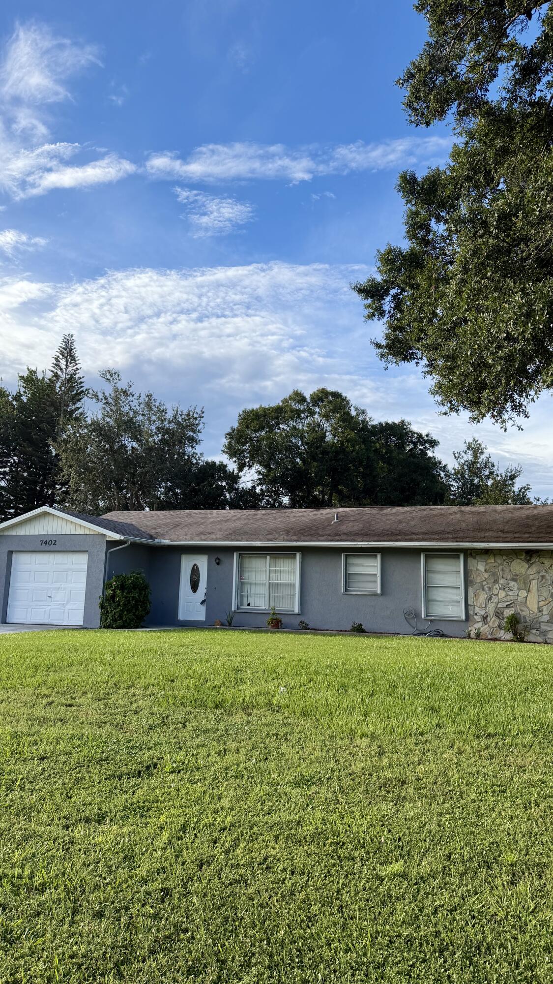 7402 Lakeland Boulevard Property Photo 4