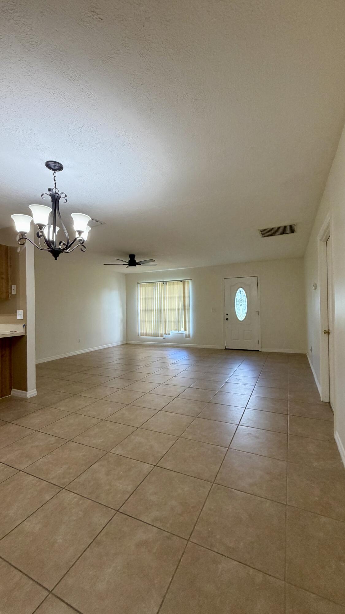 7402 Lakeland Boulevard Property Photo 10
