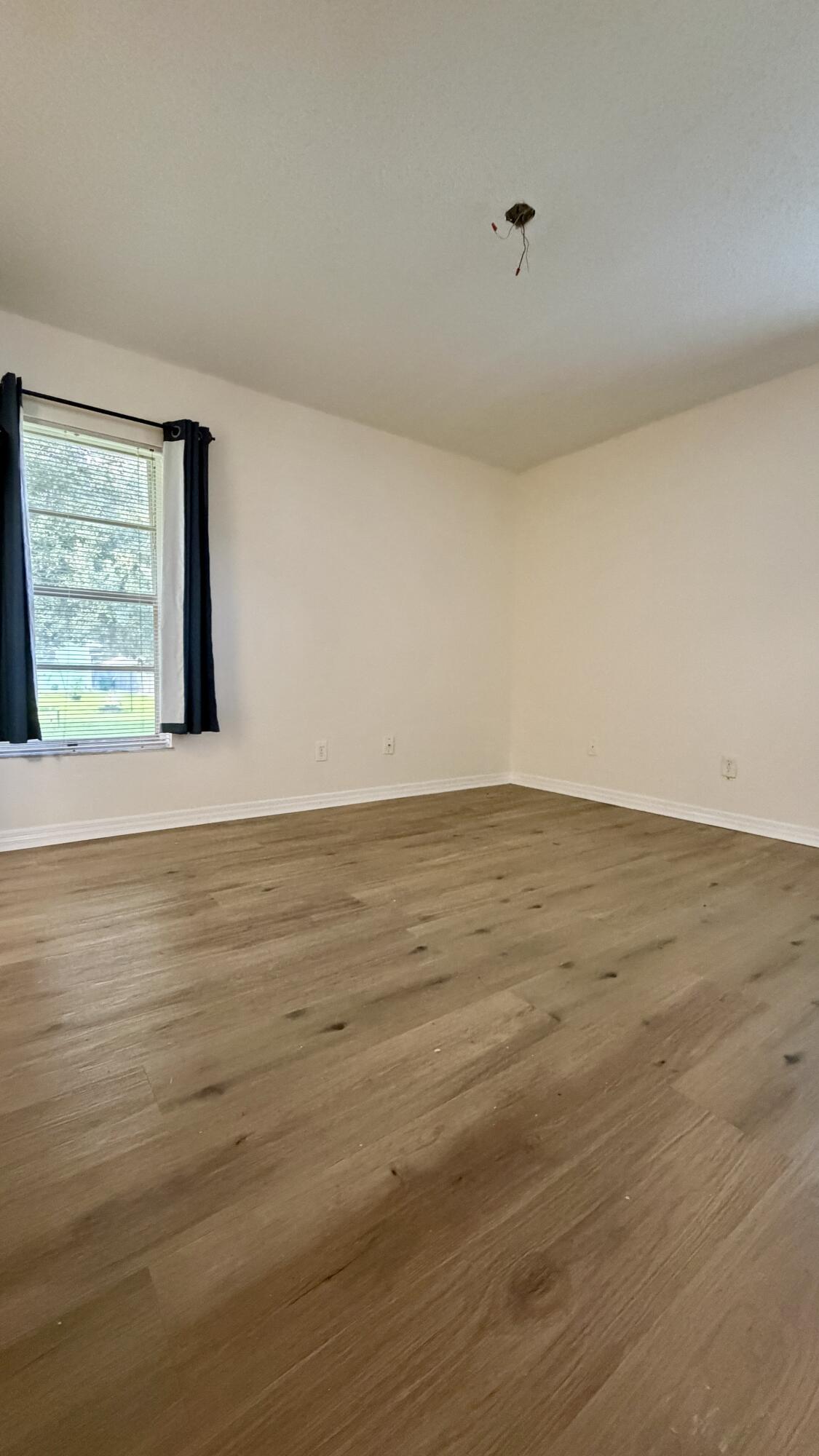 7402 Lakeland Boulevard Property Photo 12