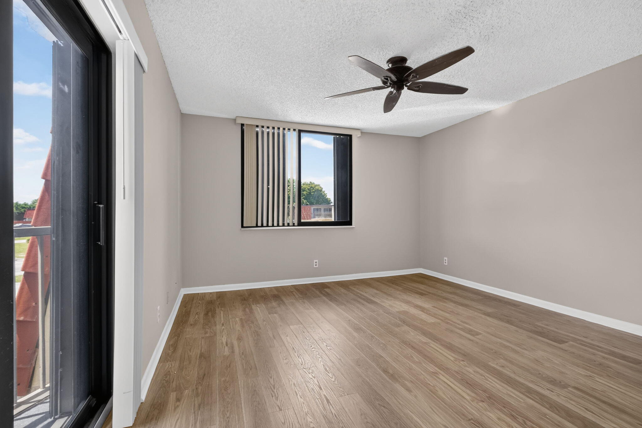 3659 Victoria Drive Property Photo 23