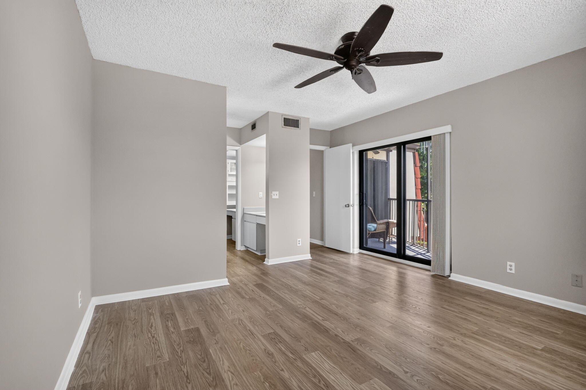 3659 Victoria Drive Property Photo 25