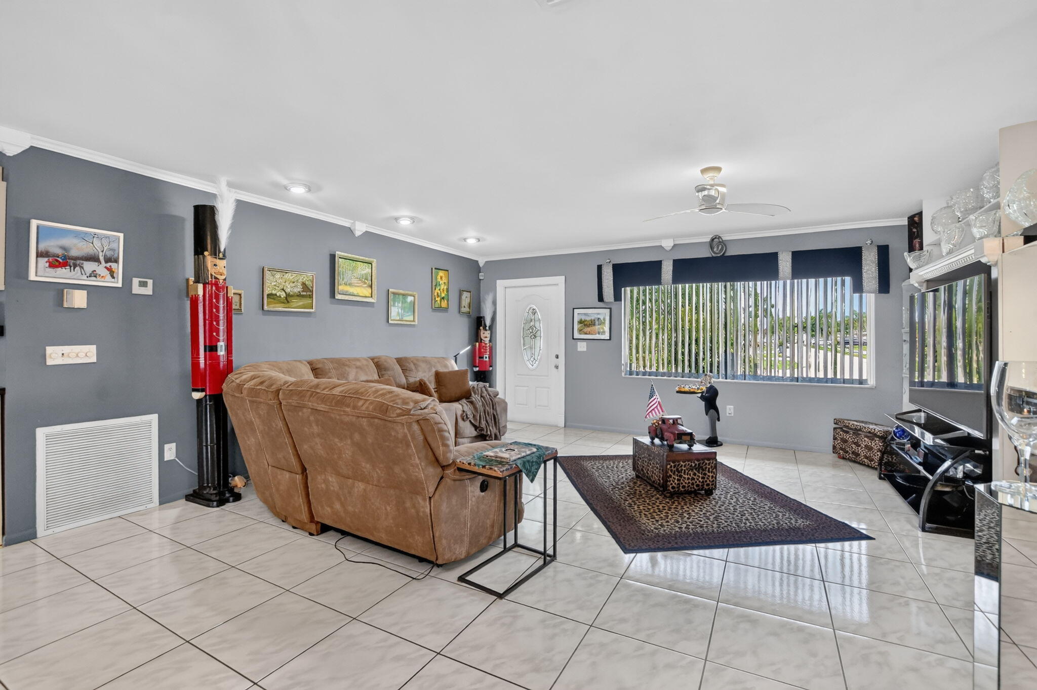 11078 Delta Circle Property Photo 6