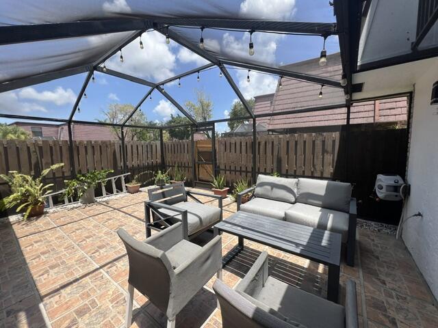 7542 Courtyard Run E Property Photo 2