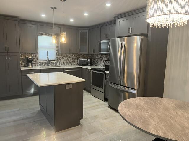 7542 Courtyard Run E Property Photo 4