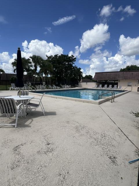 7542 Courtyard Run E Property Photo 23