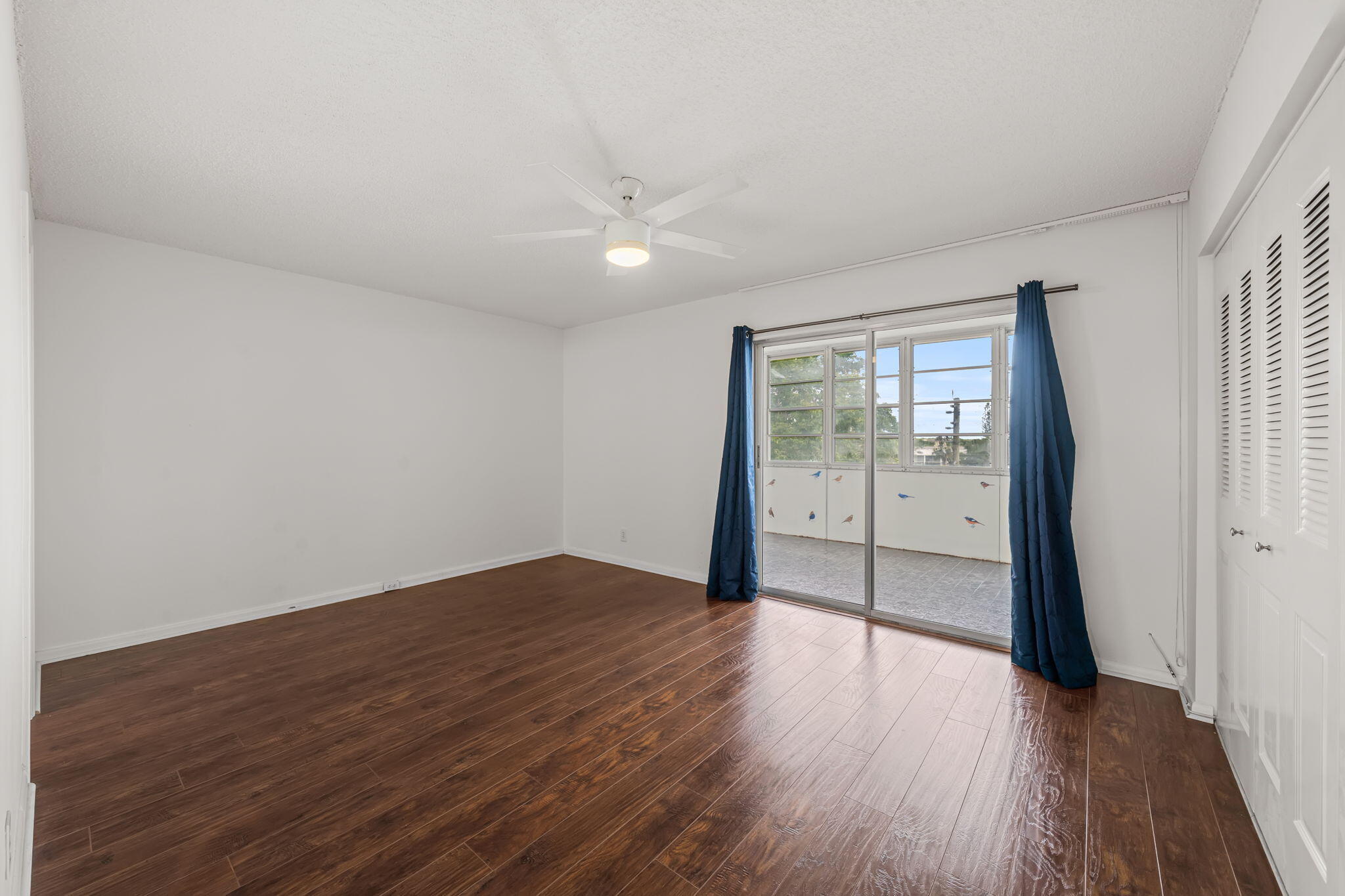 413 Southampton A Property Photo 12