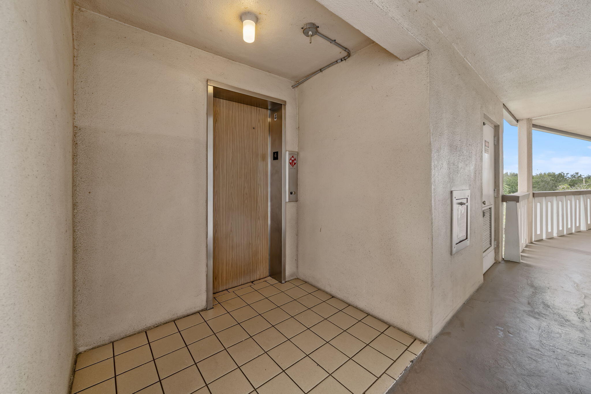 413 Southampton A Property Photo 21