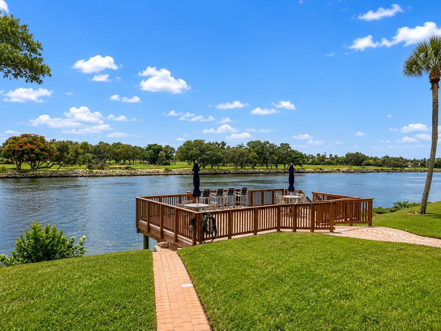 308 Golfview Road 405 Property Photo 1