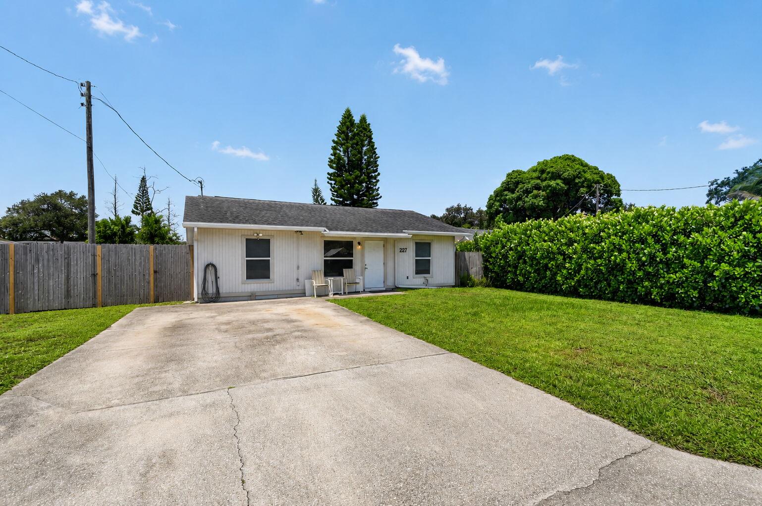 207/227 Ethelyn Drive Property Photo 3