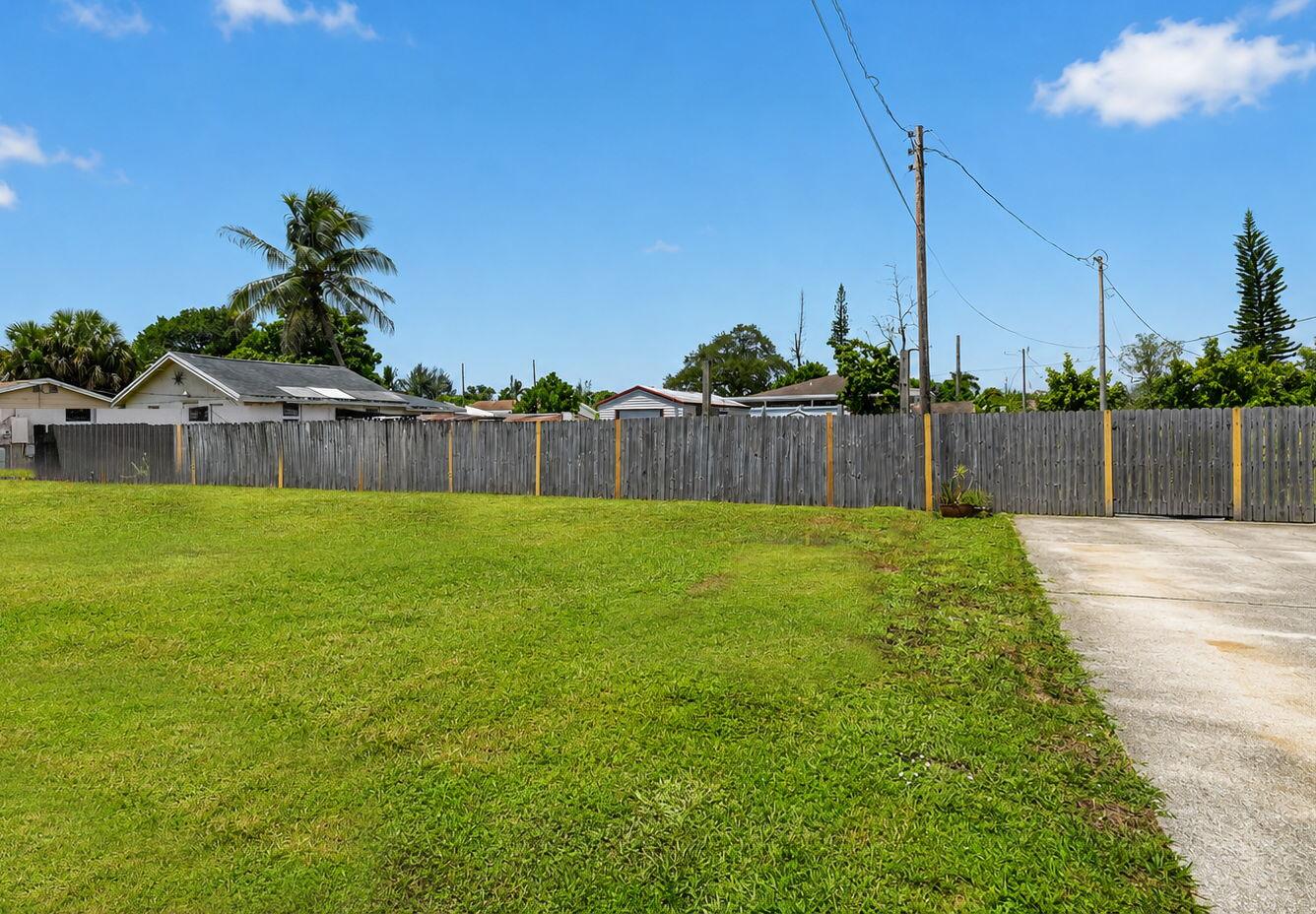 207/227 Ethelyn Drive Property Photo 5