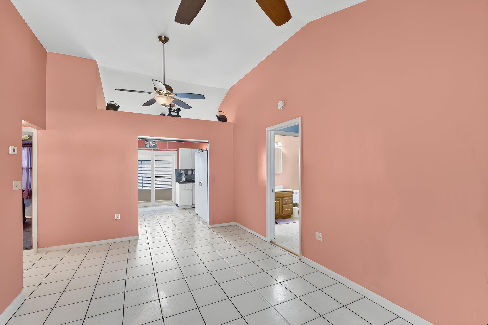 207/227 Ethelyn Drive Property Photo 9