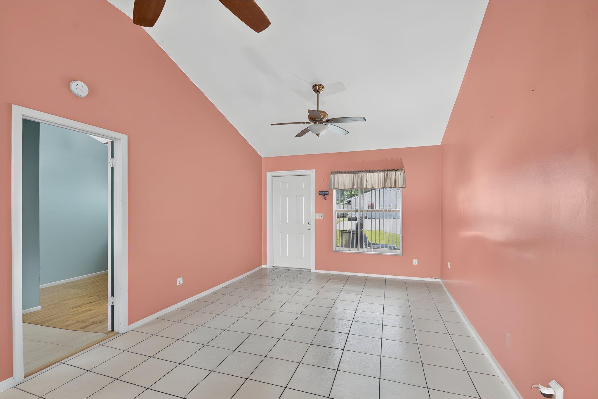 207/227 Ethelyn Drive Property Photo 11