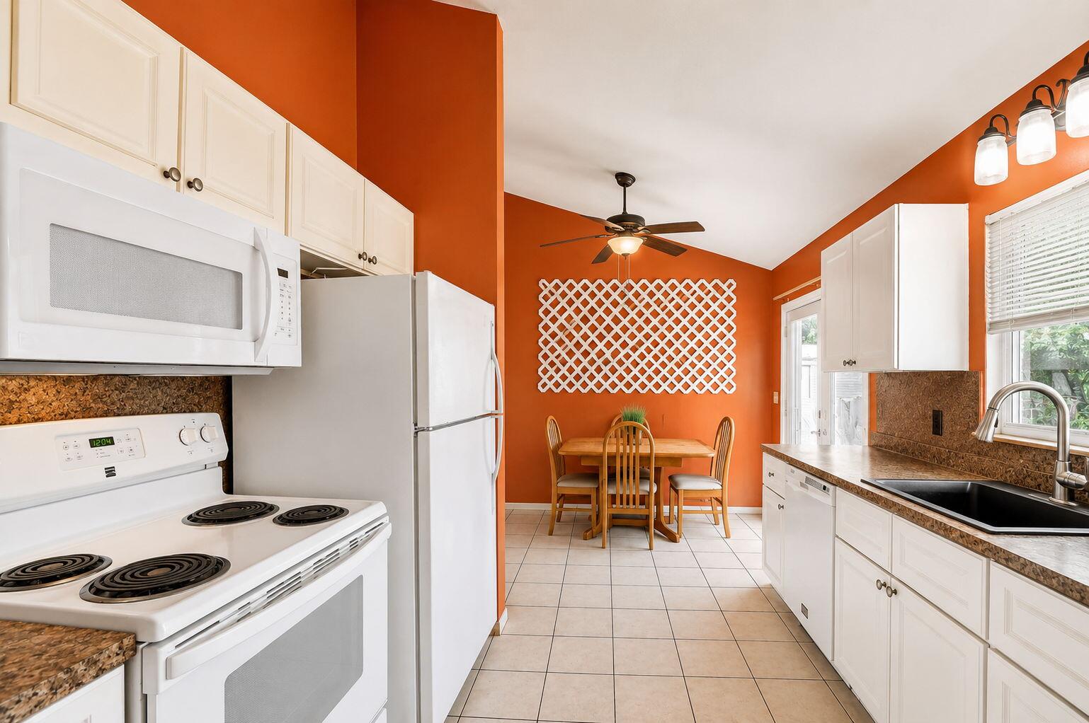 207/227 Ethelyn Drive Property Photo 12