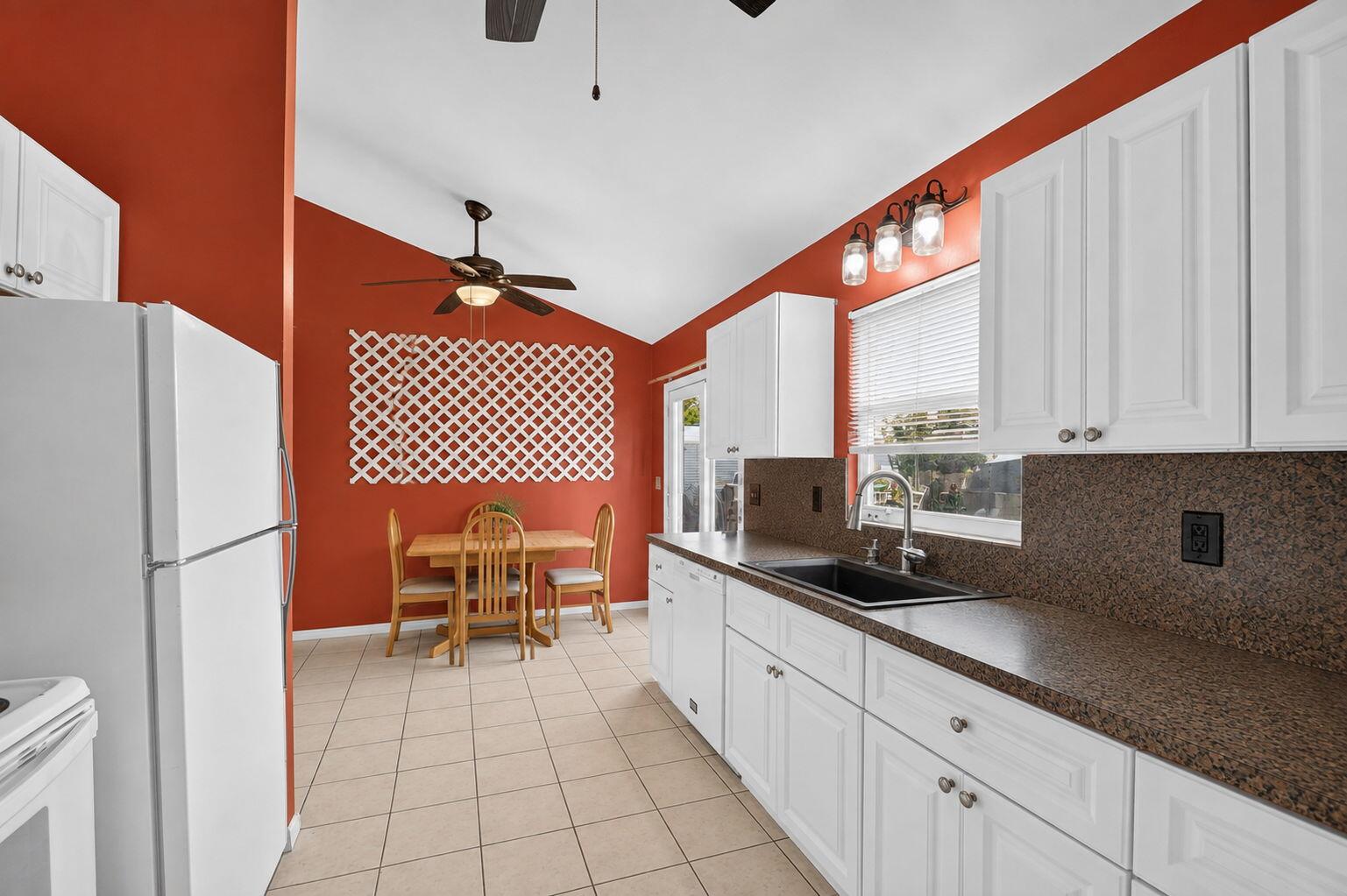 207/227 Ethelyn Drive Property Photo 19