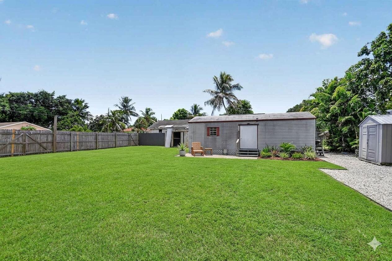 207/227 Ethelyn Drive Property Photo 35