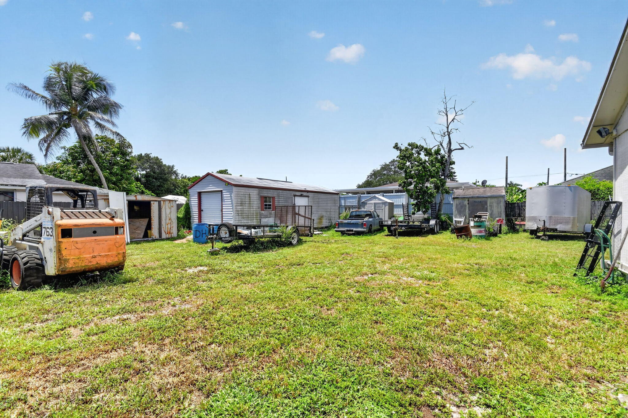207/227 Ethelyn Drive Property Photo 49