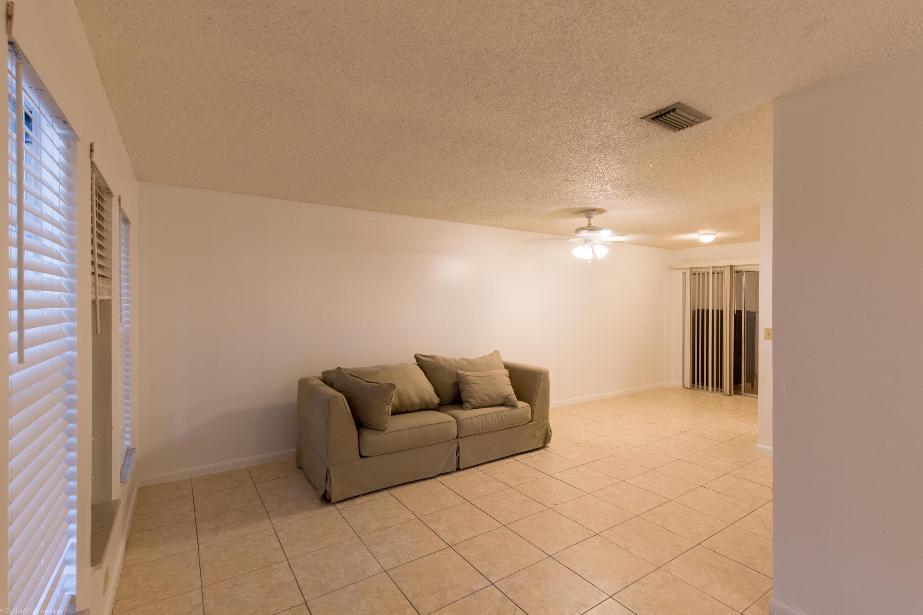 1348 Riverside Circle Property Photo 2